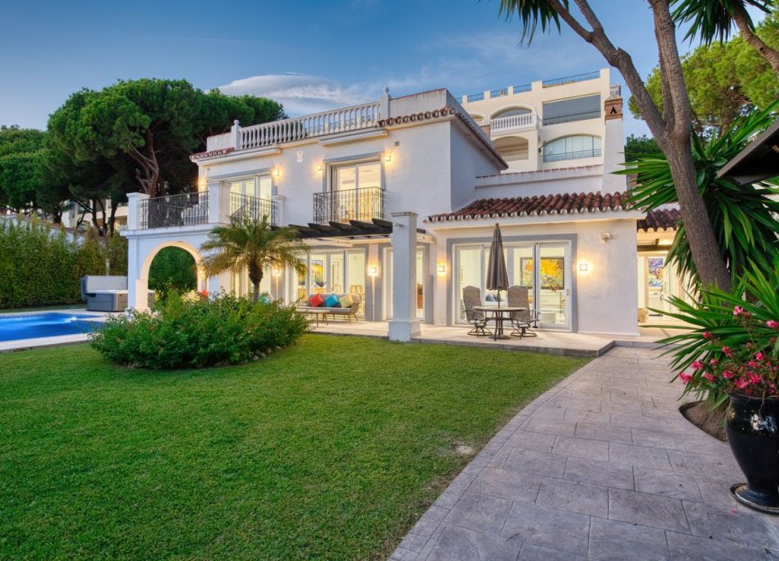 Resale - House - Detached Villa - Marbella - Elviria