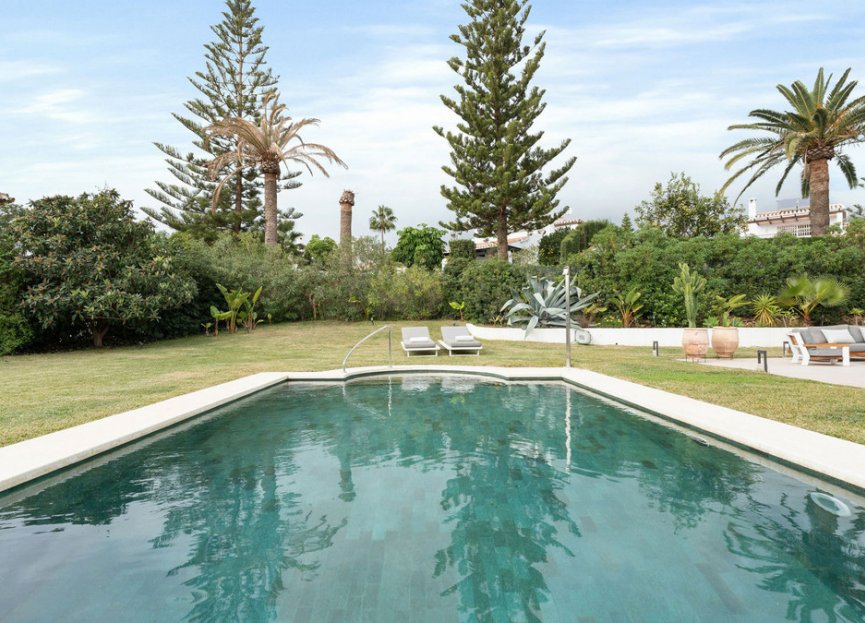 Resale - House - Detached Villa - Marbella - Elviria