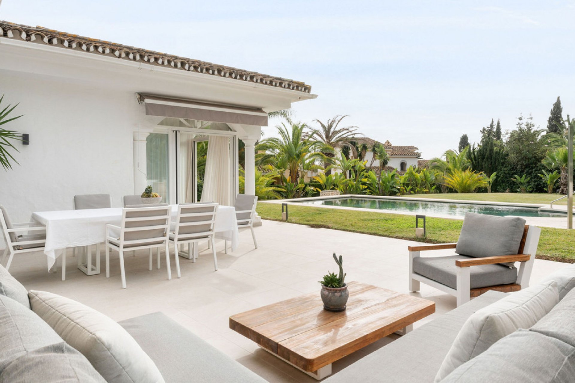 Resale - House - Detached Villa - Marbella - Elviria