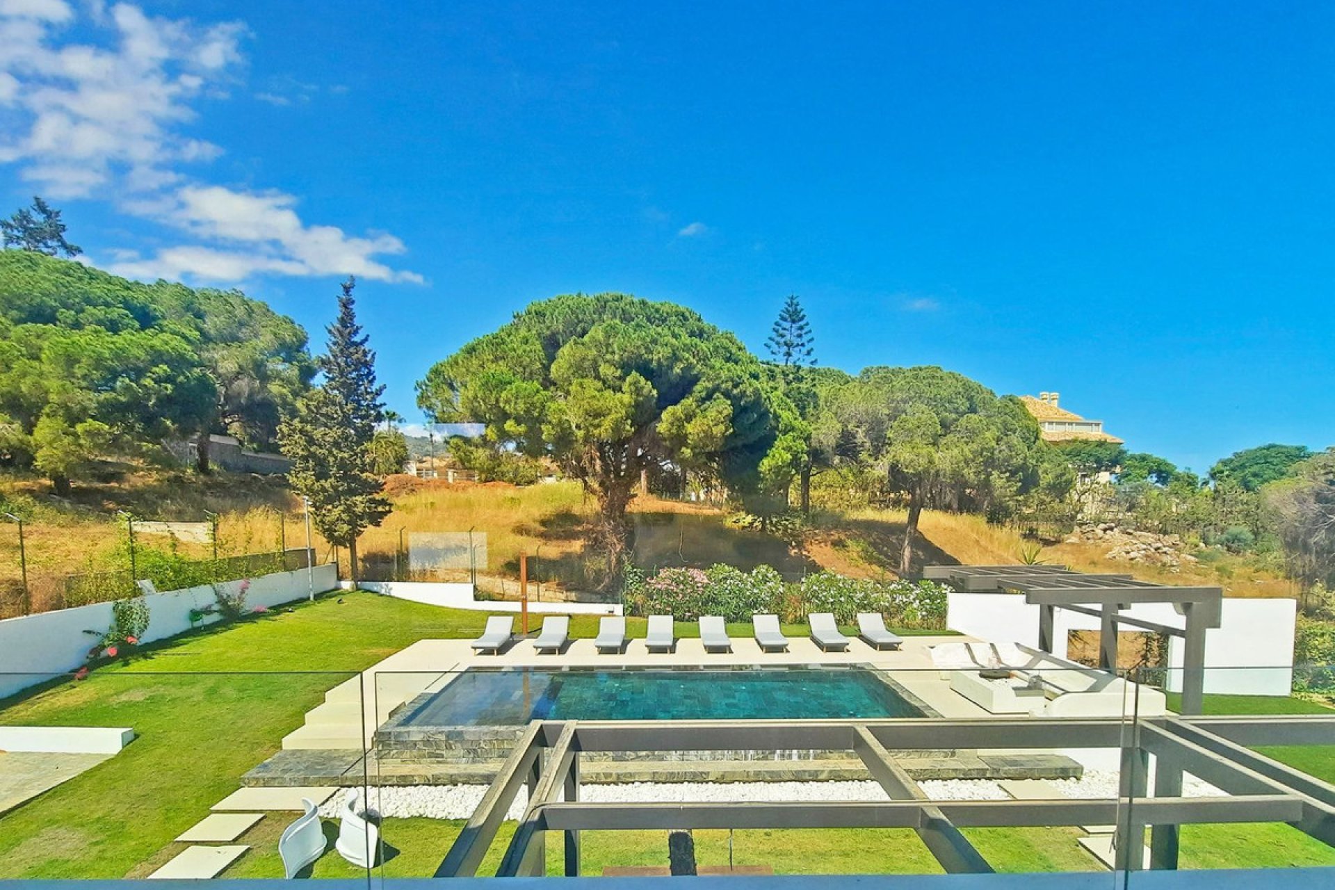 Resale - House - Detached Villa - Marbella - Elviria