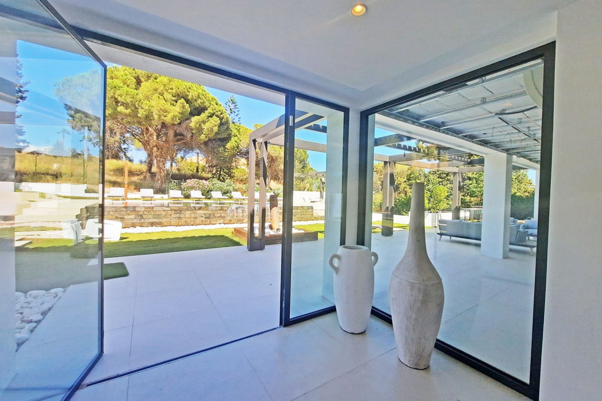 Resale - House - Detached Villa - Marbella - Elviria