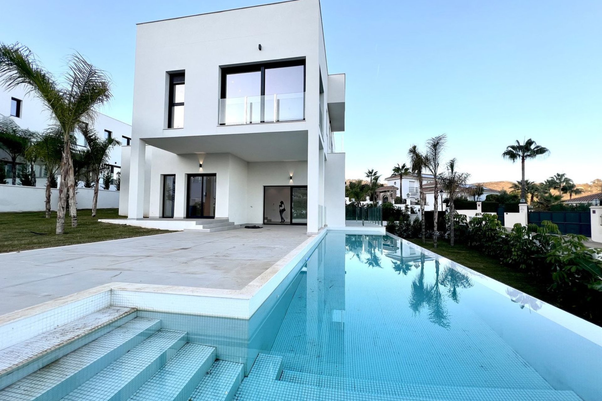 Resale - House - Detached Villa - Marbella - Elviria