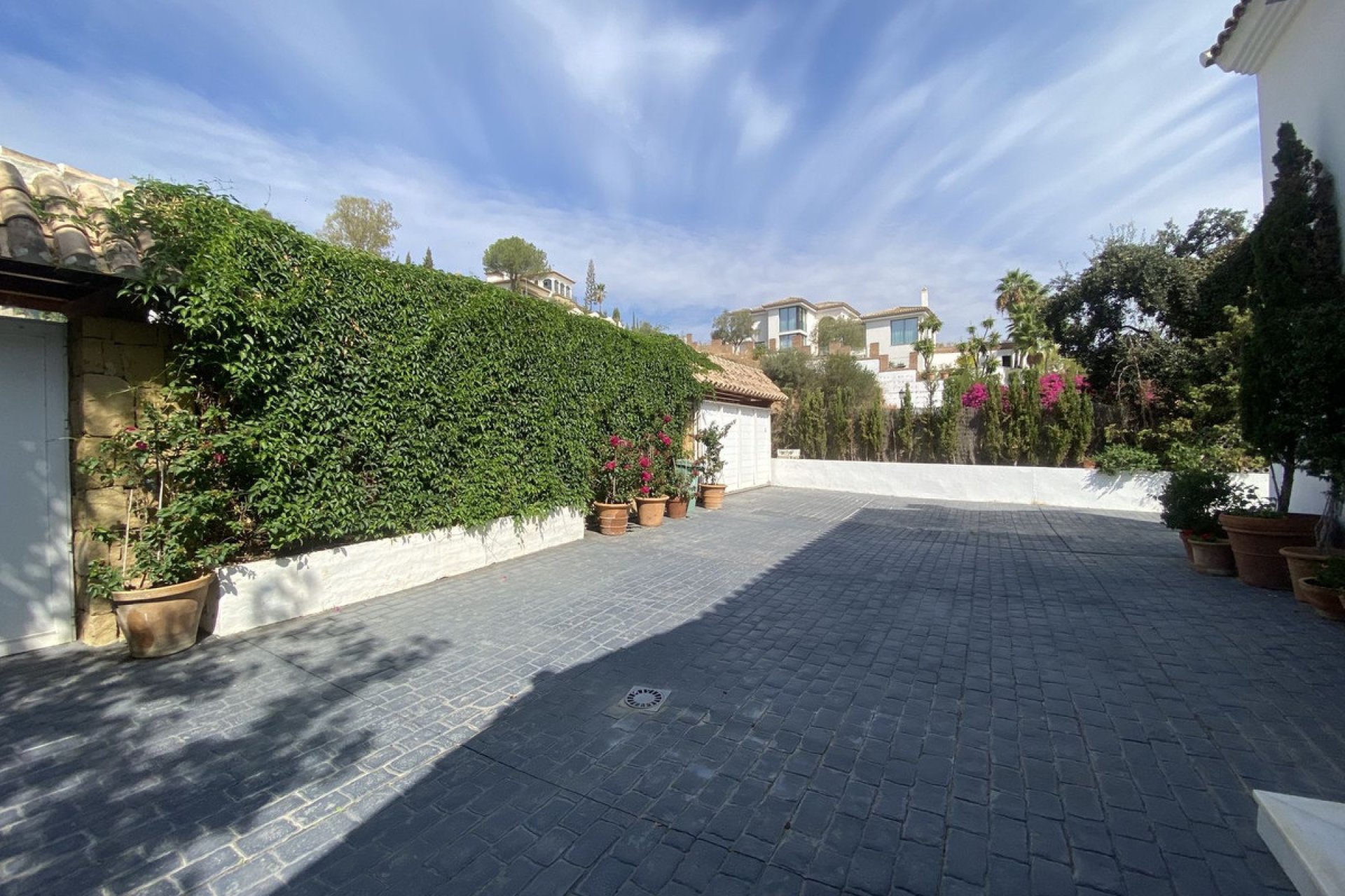 Resale - House - Detached Villa - Marbella - Elviria