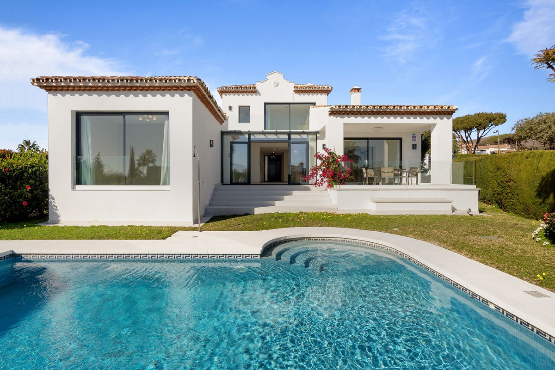 Resale - House - Detached Villa - Marbella - Elviria