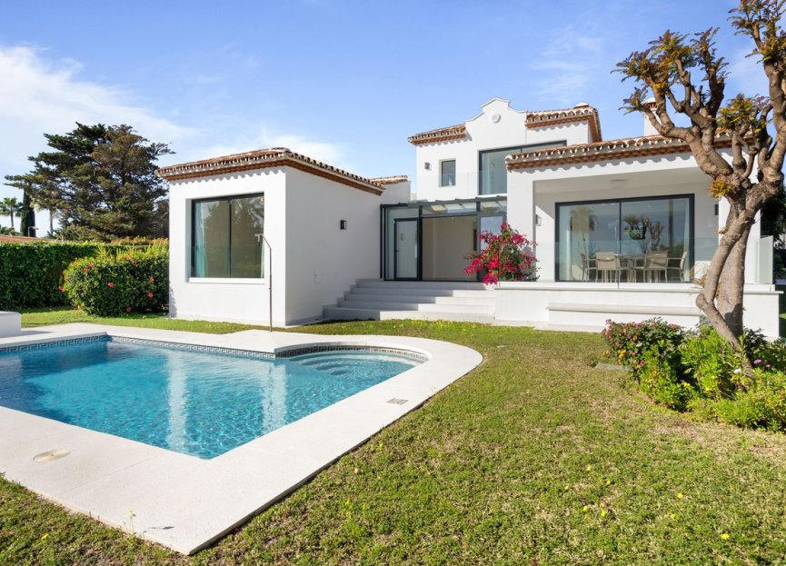 Resale - House - Detached Villa - Marbella - Elviria