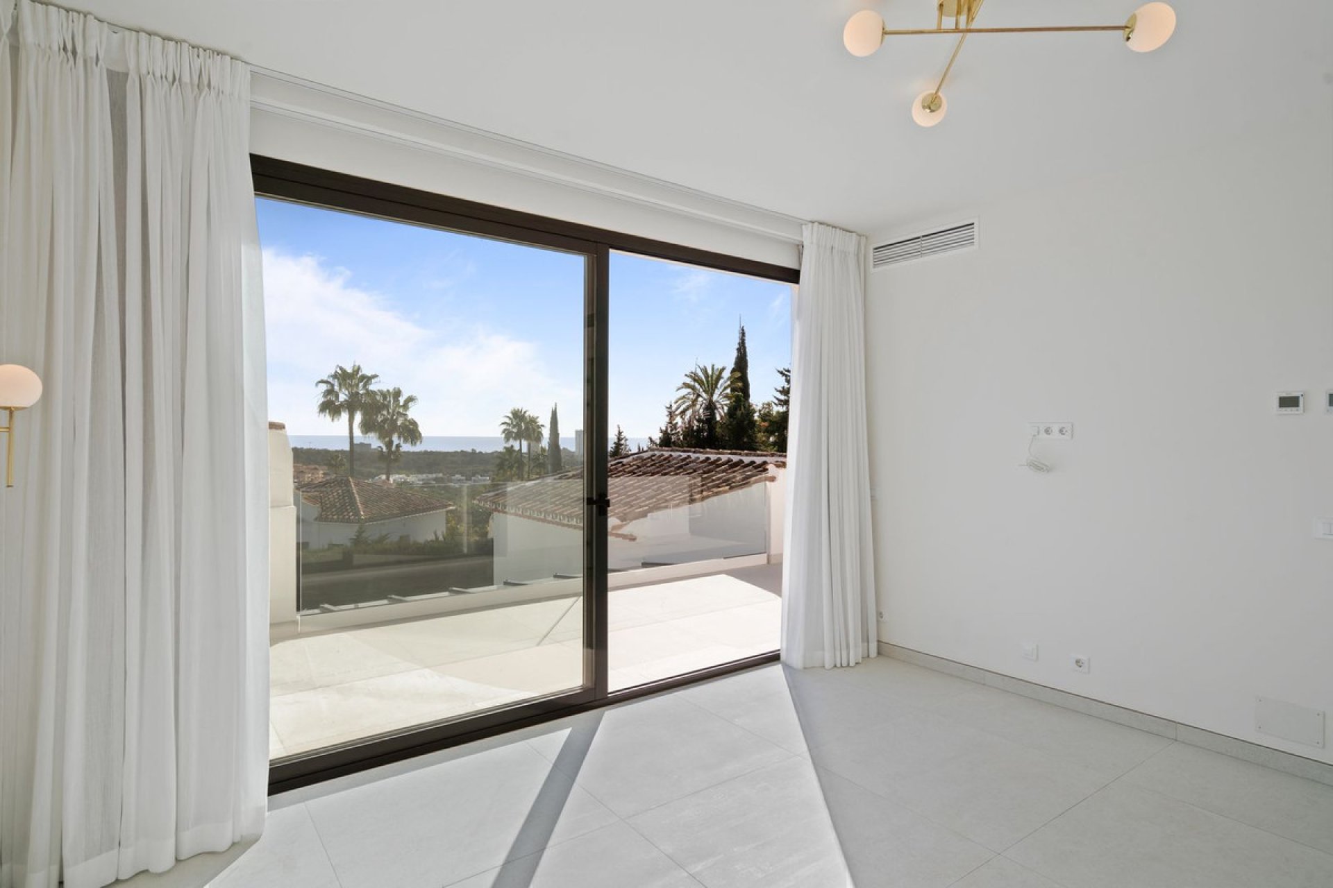 Resale - House - Detached Villa - Marbella - Elviria