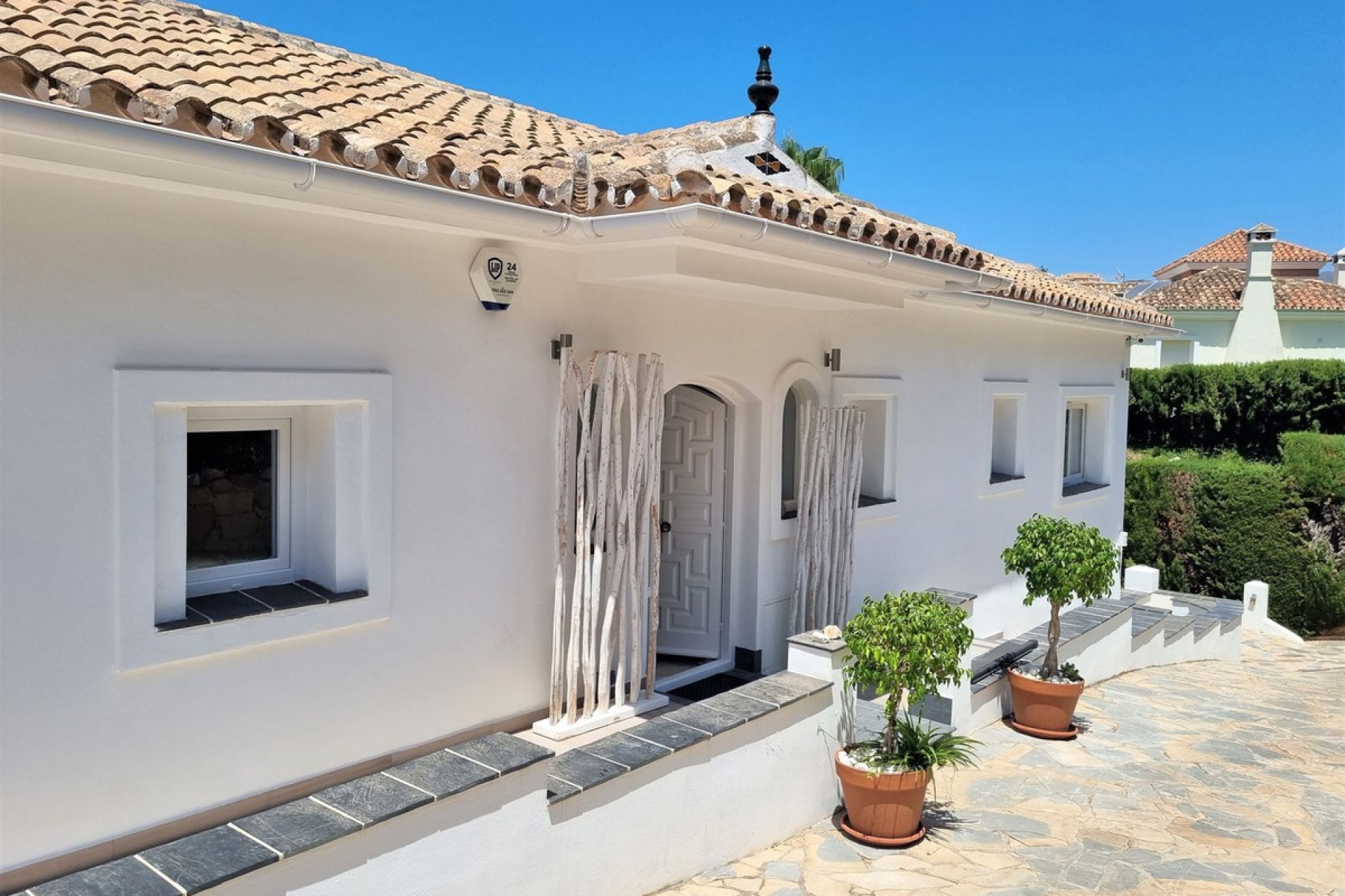 Resale - House - Detached Villa - Marbella - Elviria