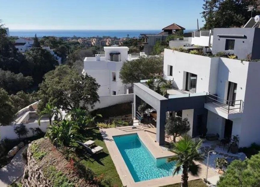 Resale - House - Detached Villa - Marbella - Elviria