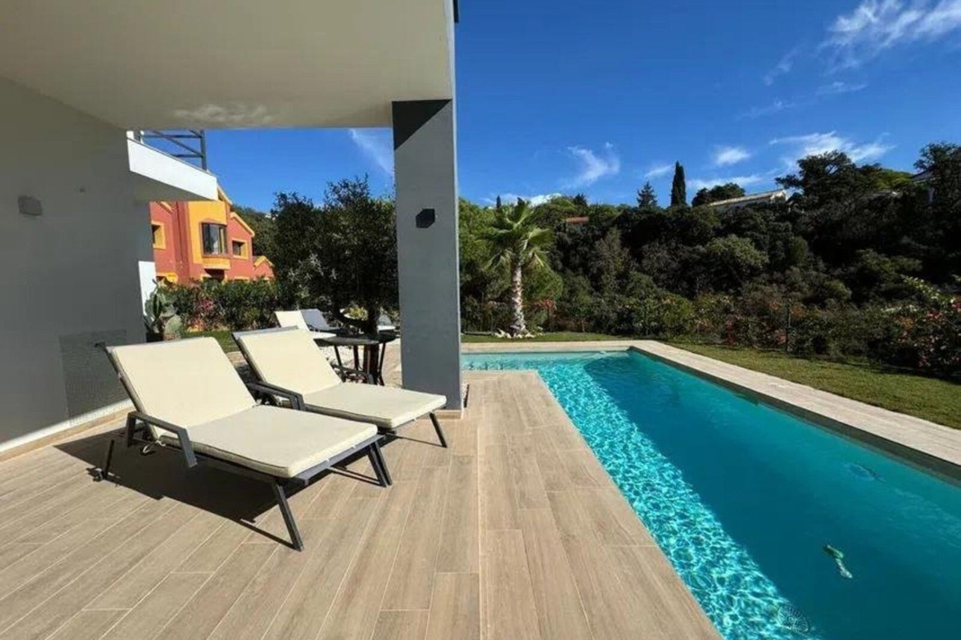 Resale - House - Detached Villa - Marbella - Elviria