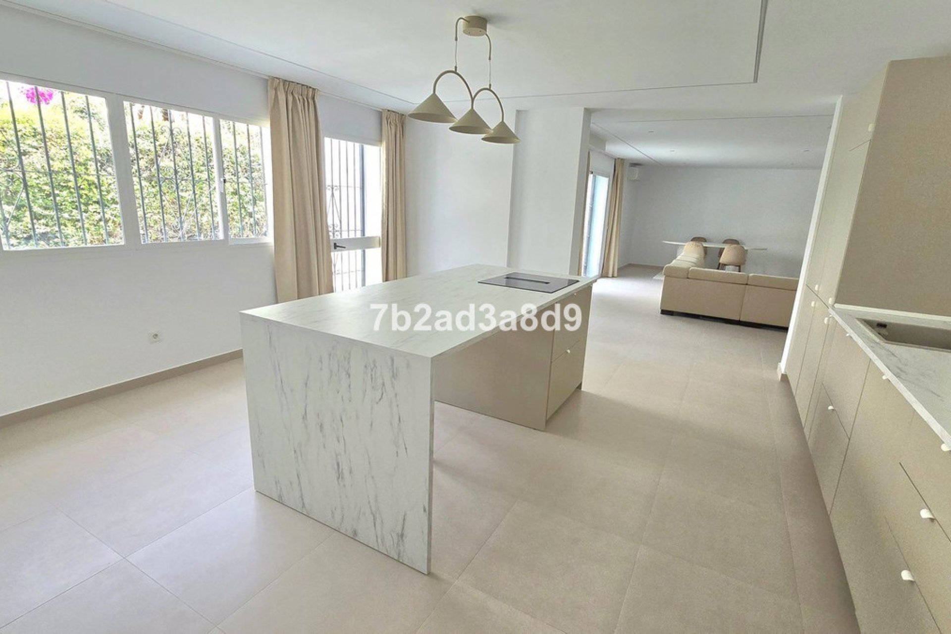 Resale - House - Detached Villa - Marbella - Elviria