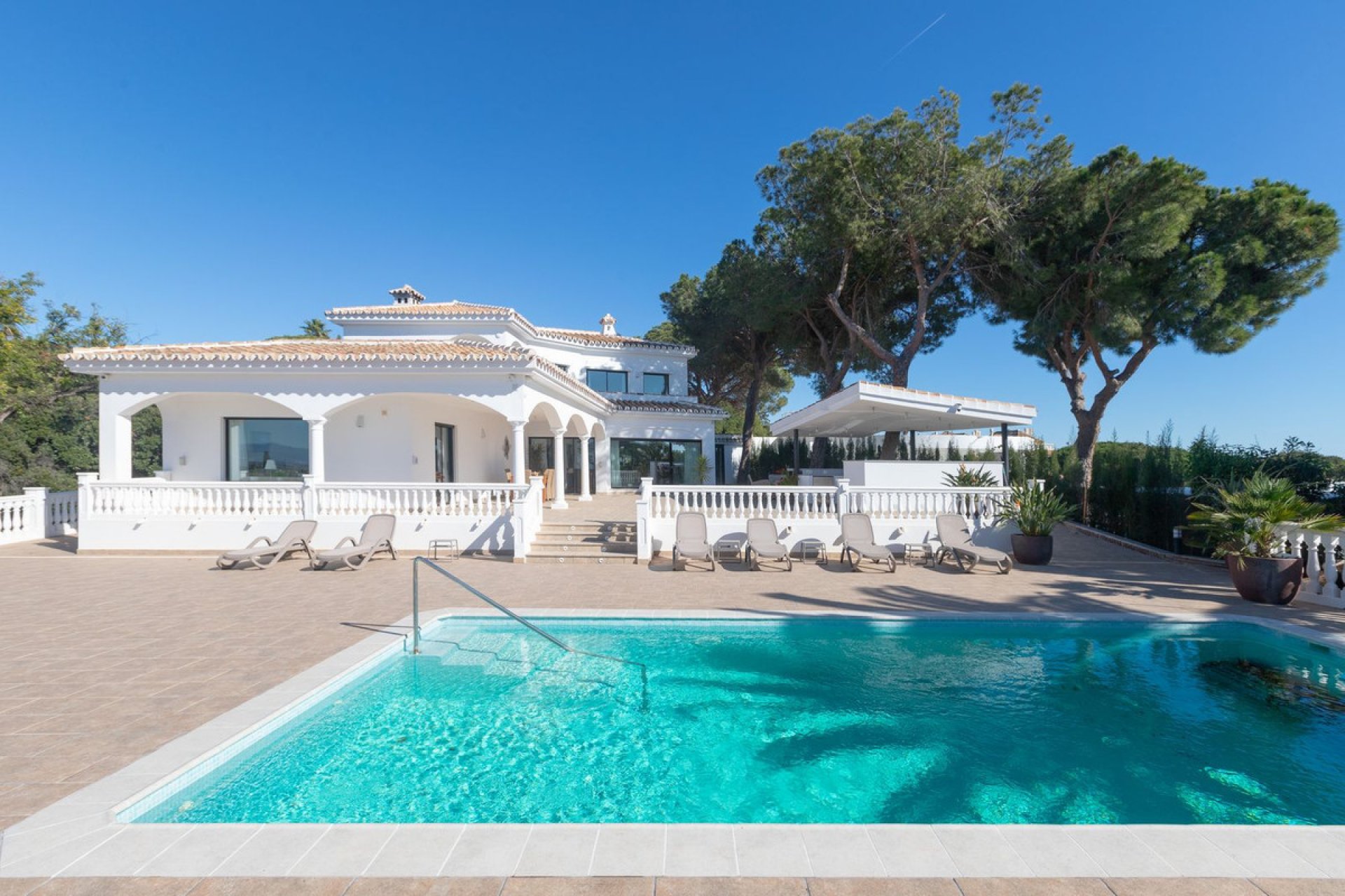 Resale - House - Detached Villa - Marbella - Elviria