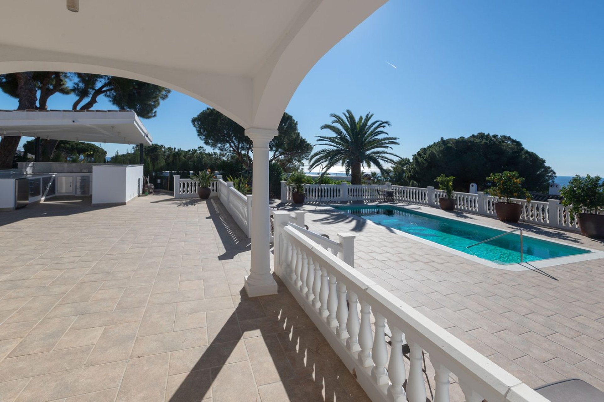 Resale - House - Detached Villa - Marbella - Elviria