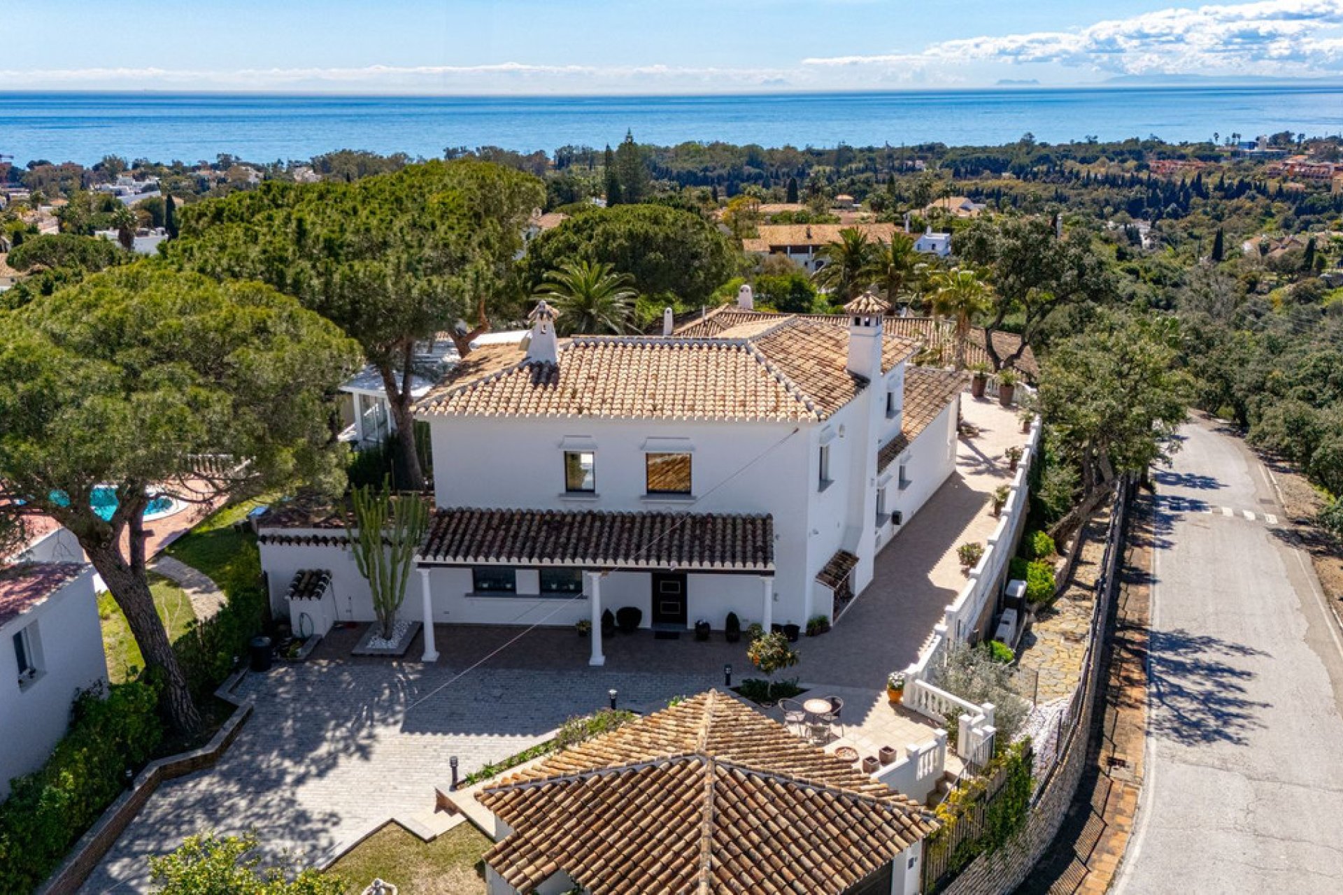 Resale - House - Detached Villa - Marbella - Elviria