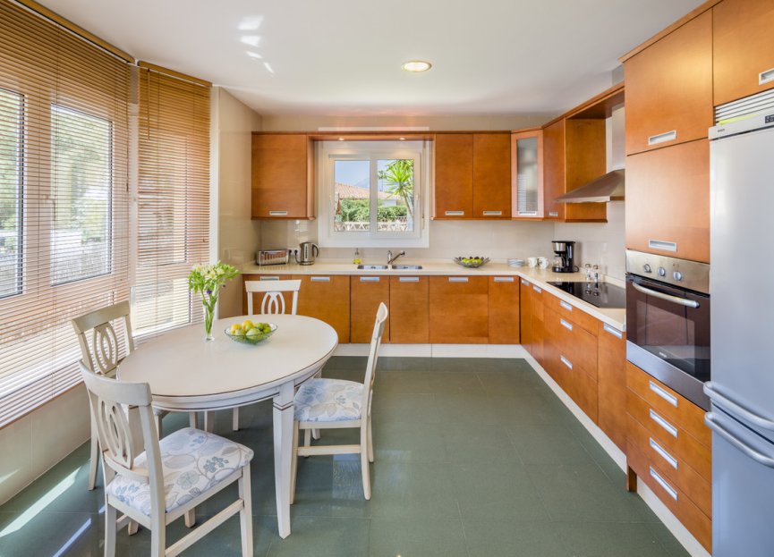 Resale - House - Detached Villa - Marbella - Elviria