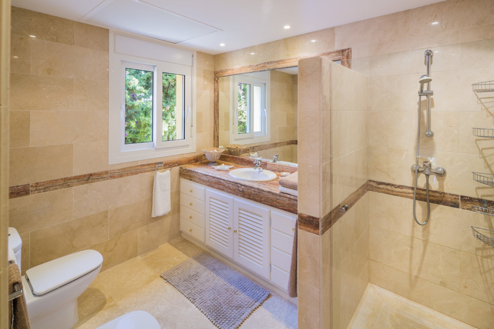 Resale - House - Detached Villa - Marbella - Elviria