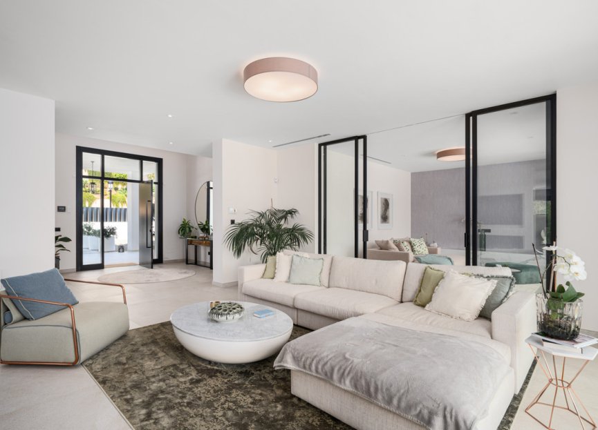 Resale - House - Detached Villa - Marbella - Elviria