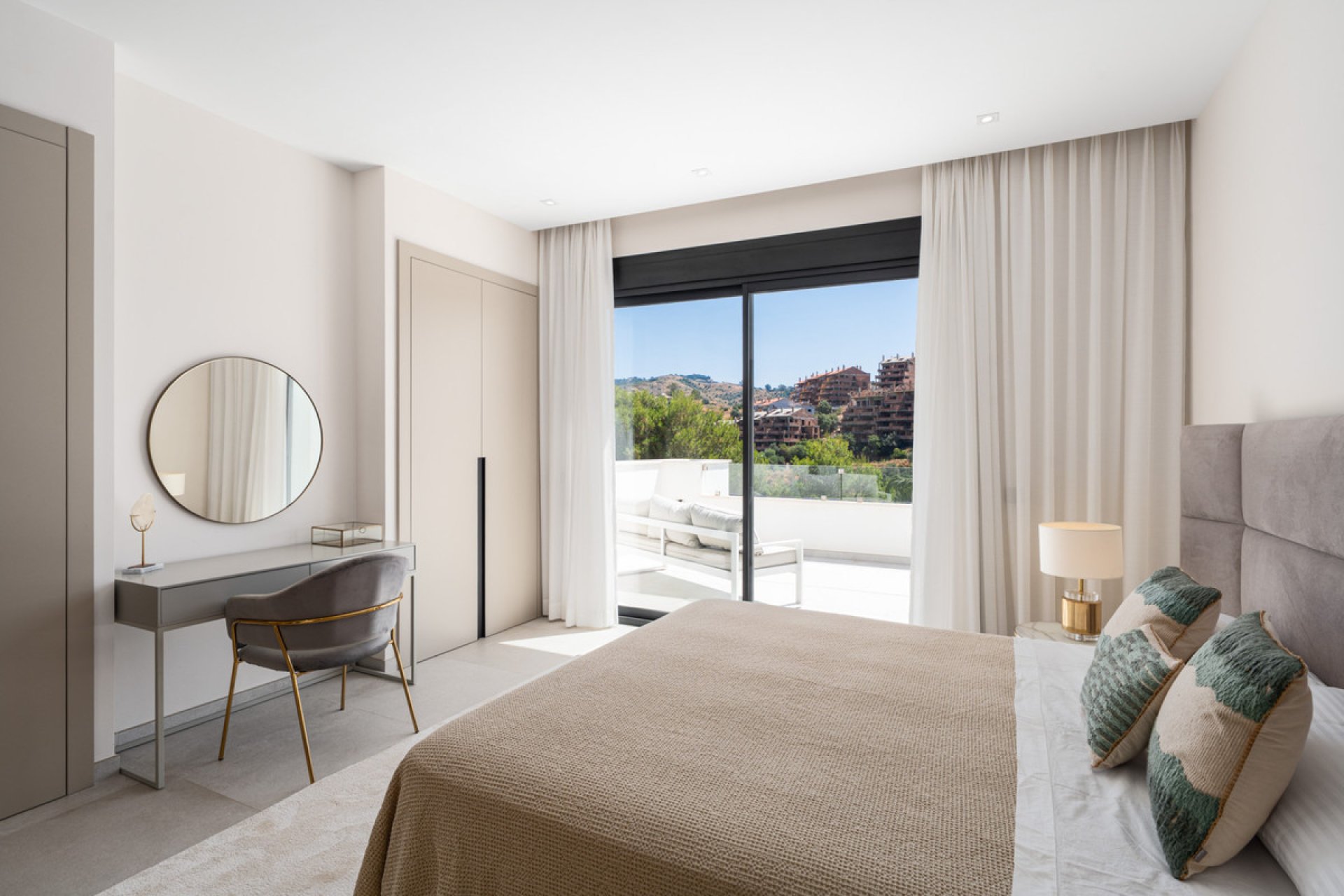 Resale - House - Detached Villa - Marbella - Elviria