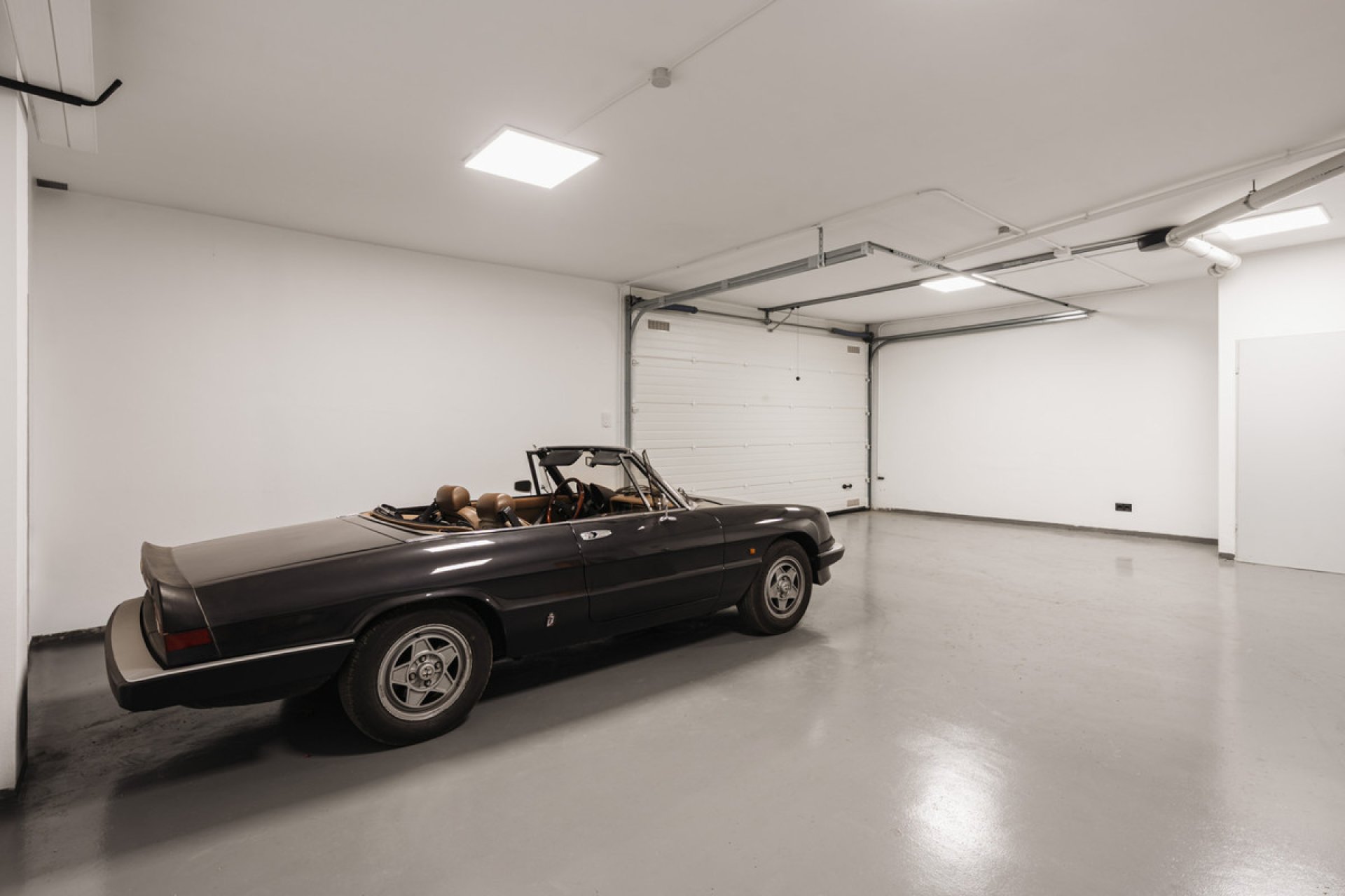 Resale - House - Detached Villa - Marbella - Elviria