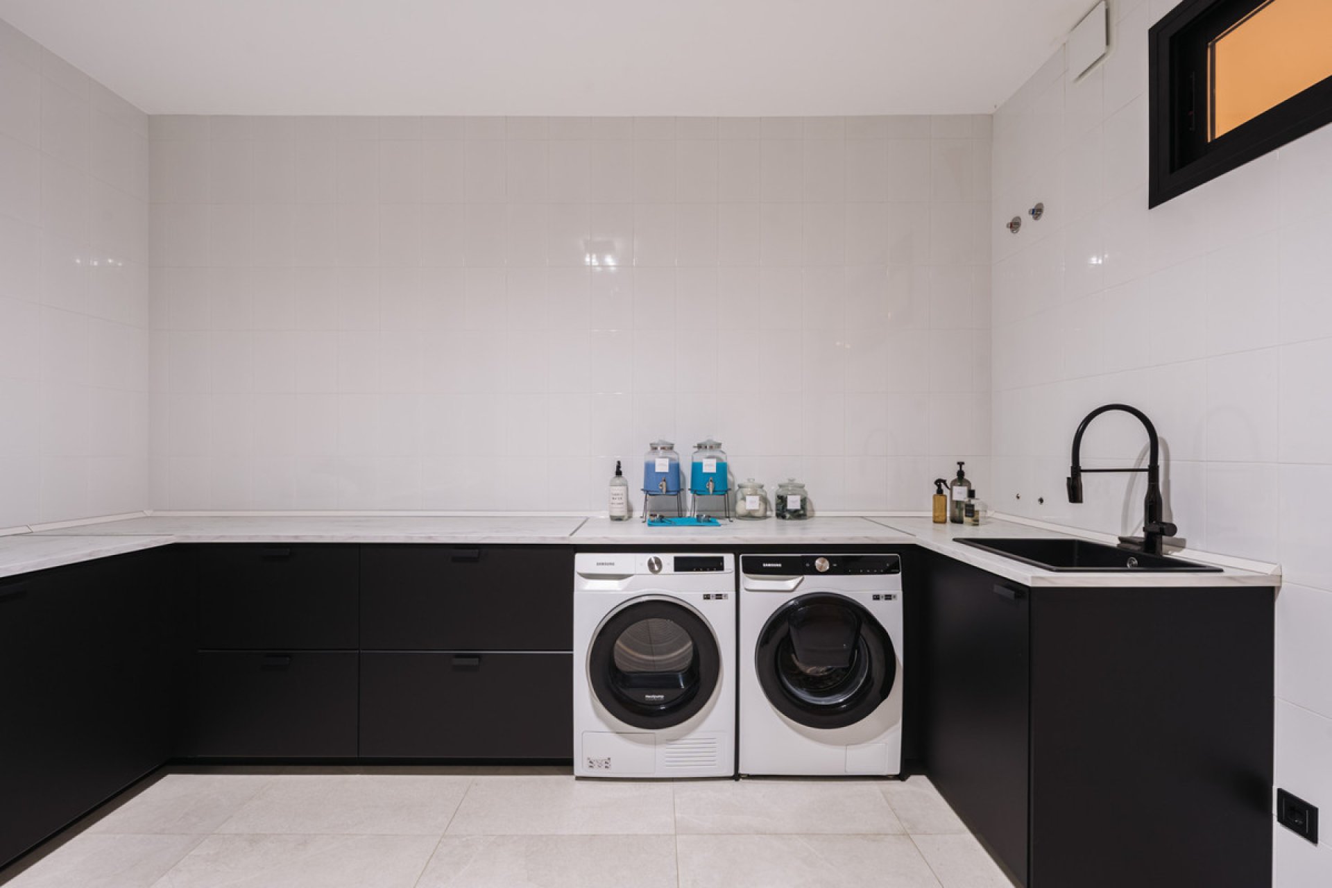 Resale - House - Detached Villa - Marbella - Elviria