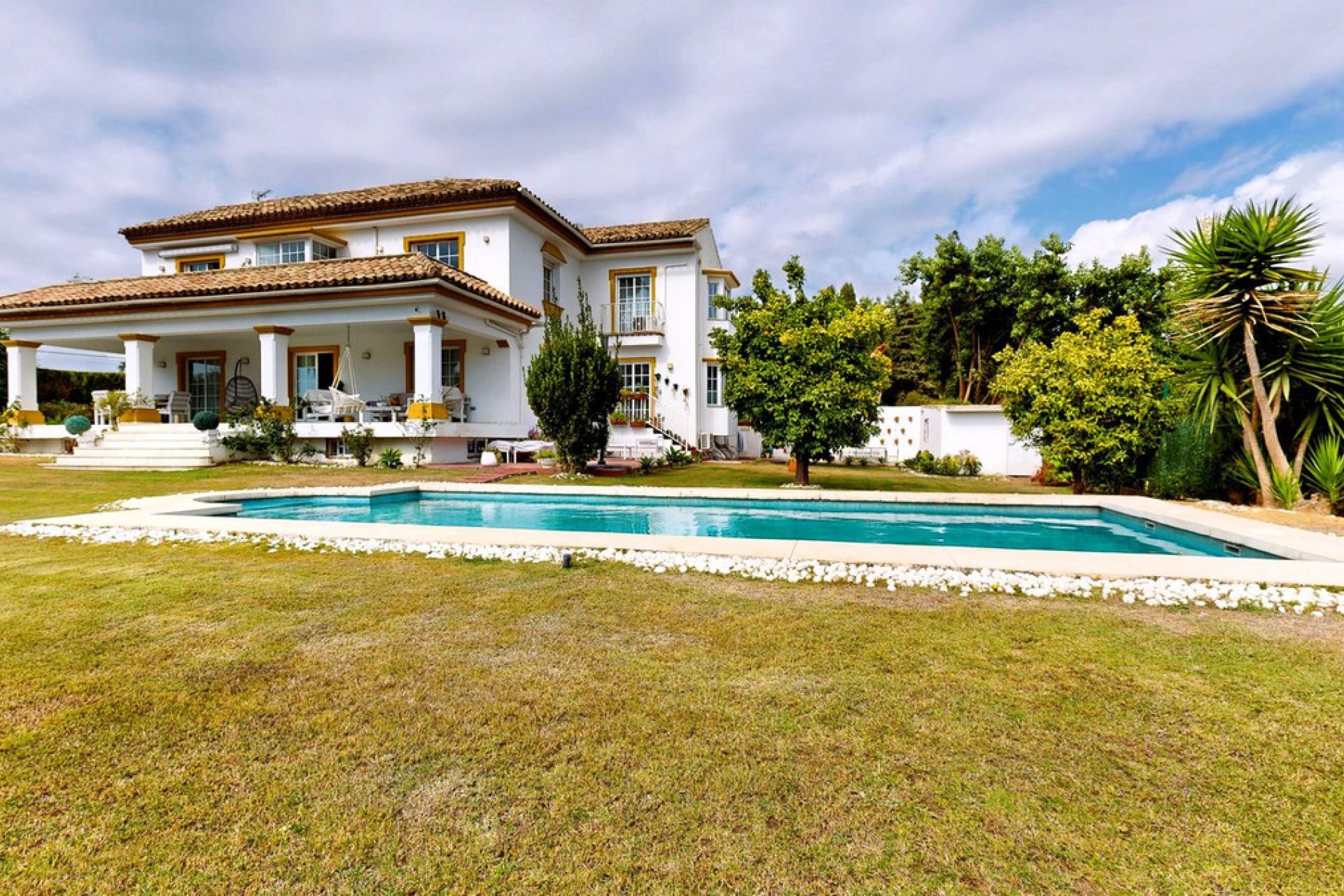 Resale - House - Detached Villa - Marbella - Guadalmina Alta
