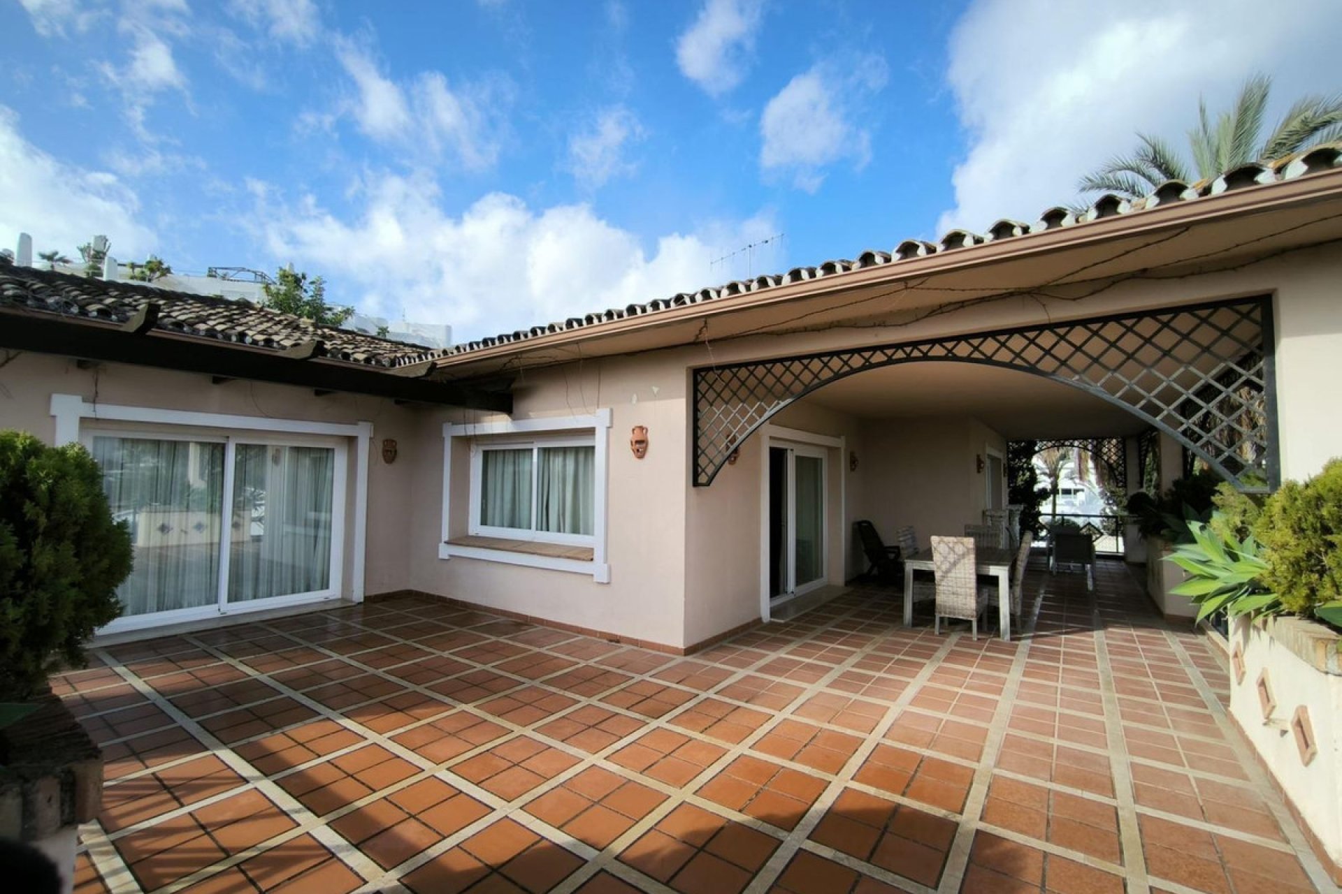 Resale - House - Detached Villa - Marbella - Guadalmina Alta