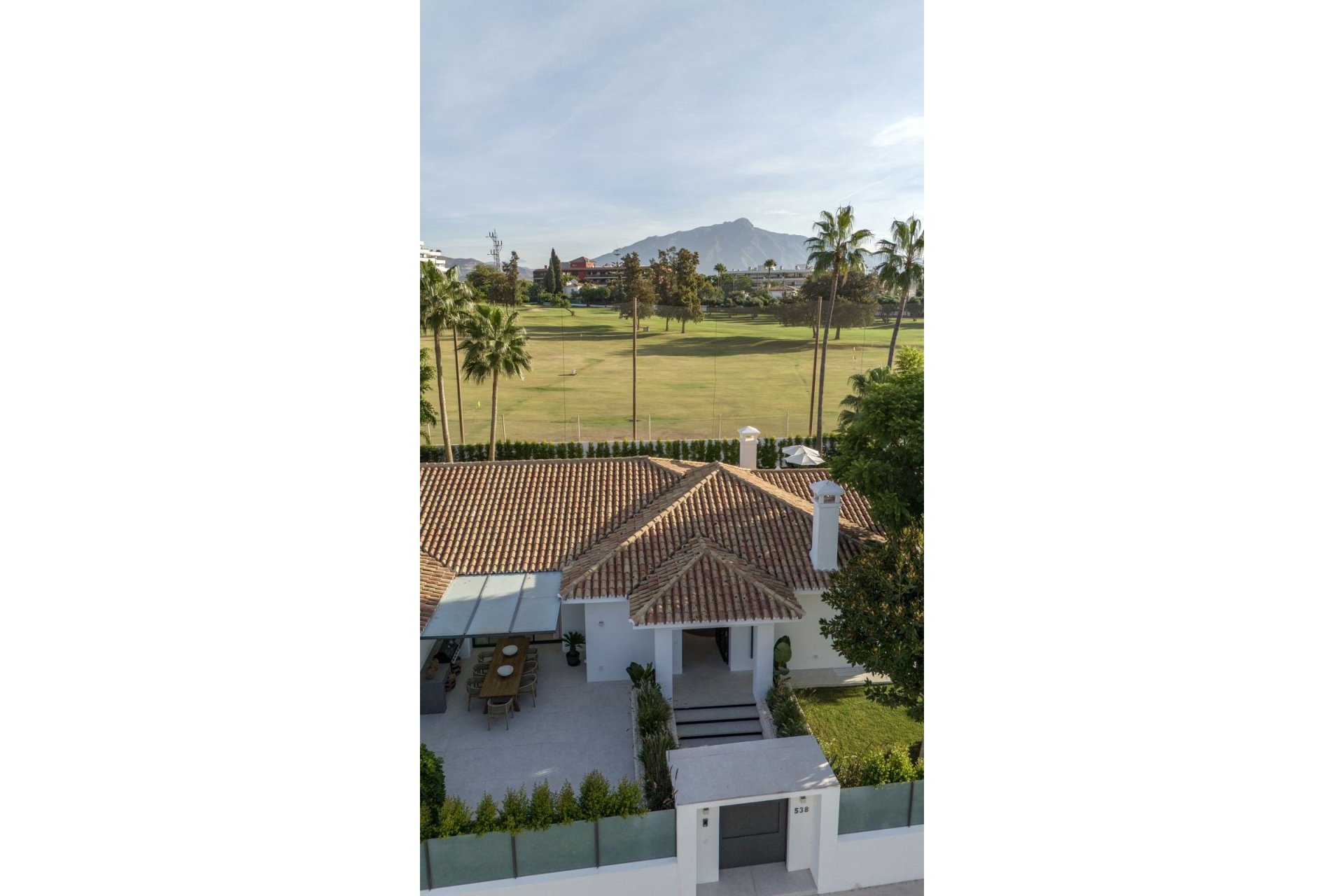 Resale - House - Detached Villa - Marbella - Guadalmina Alta