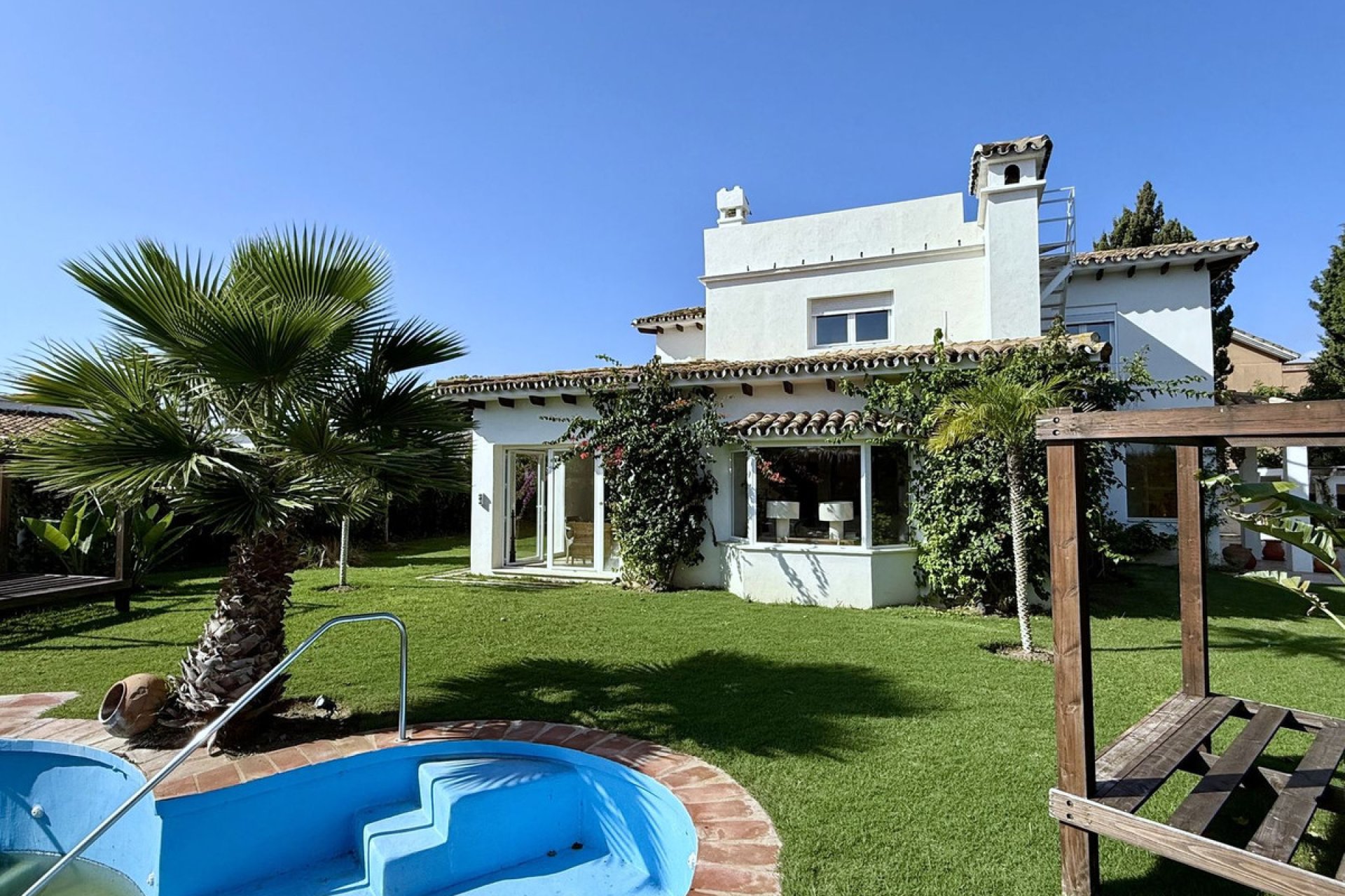 Resale - House - Detached Villa - Marbella - Guadalmina Alta