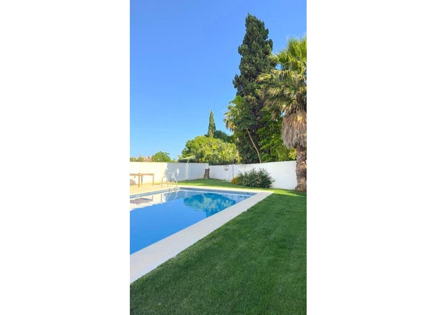 Resale - House - Detached Villa - Marbella - Guadalmina Alta