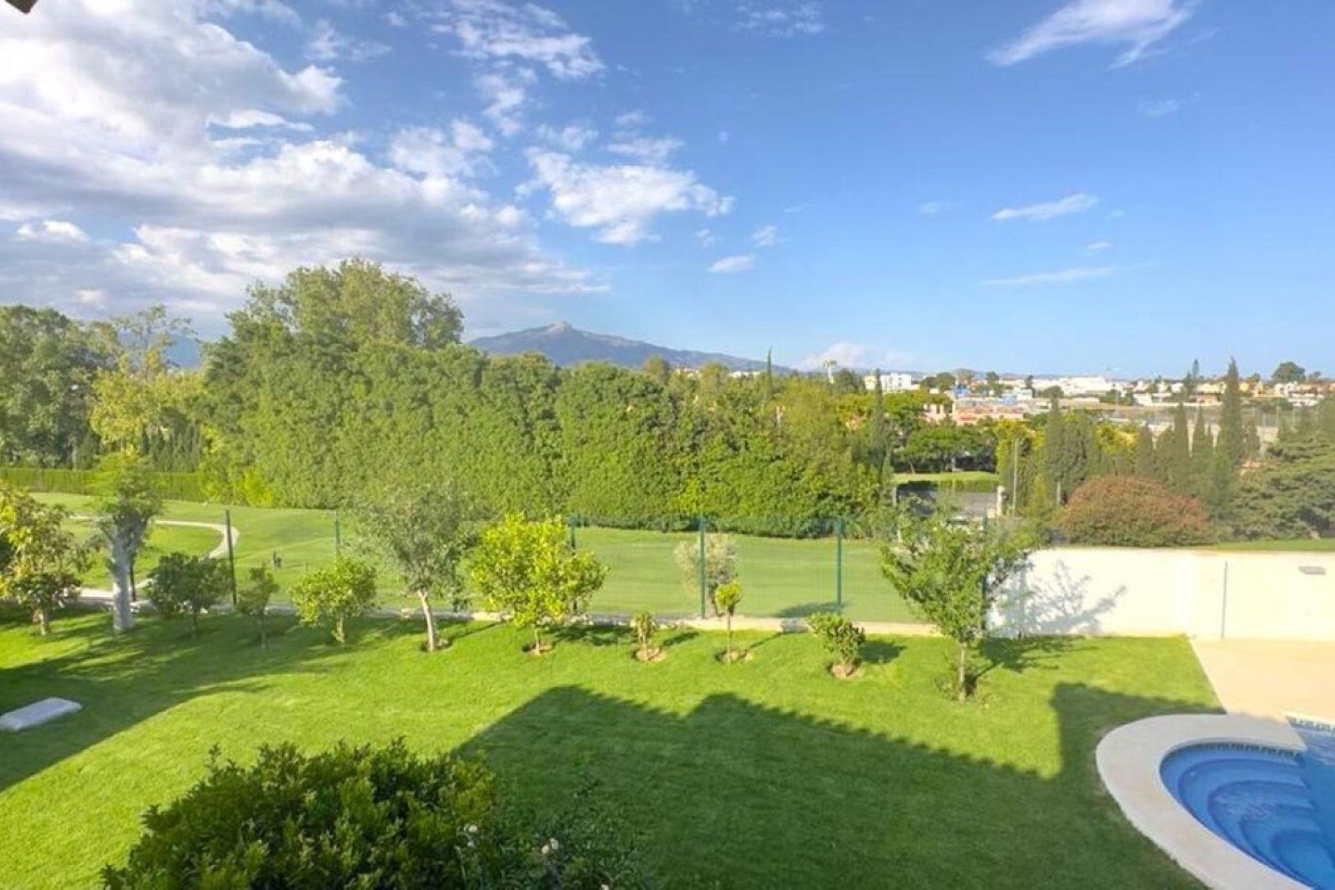 Resale - House - Detached Villa - Marbella - Guadalmina Alta