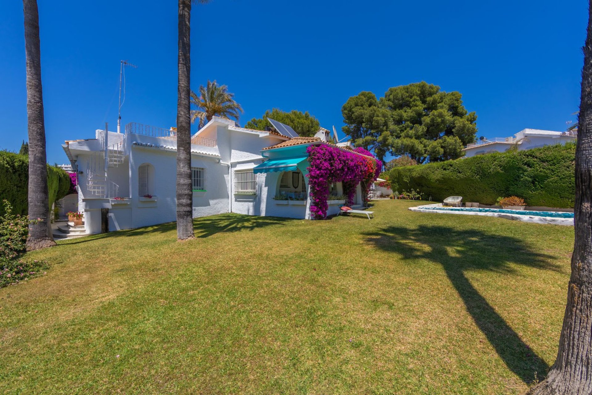 Resale - House - Detached Villa - Marbella - Guadalmina Alta