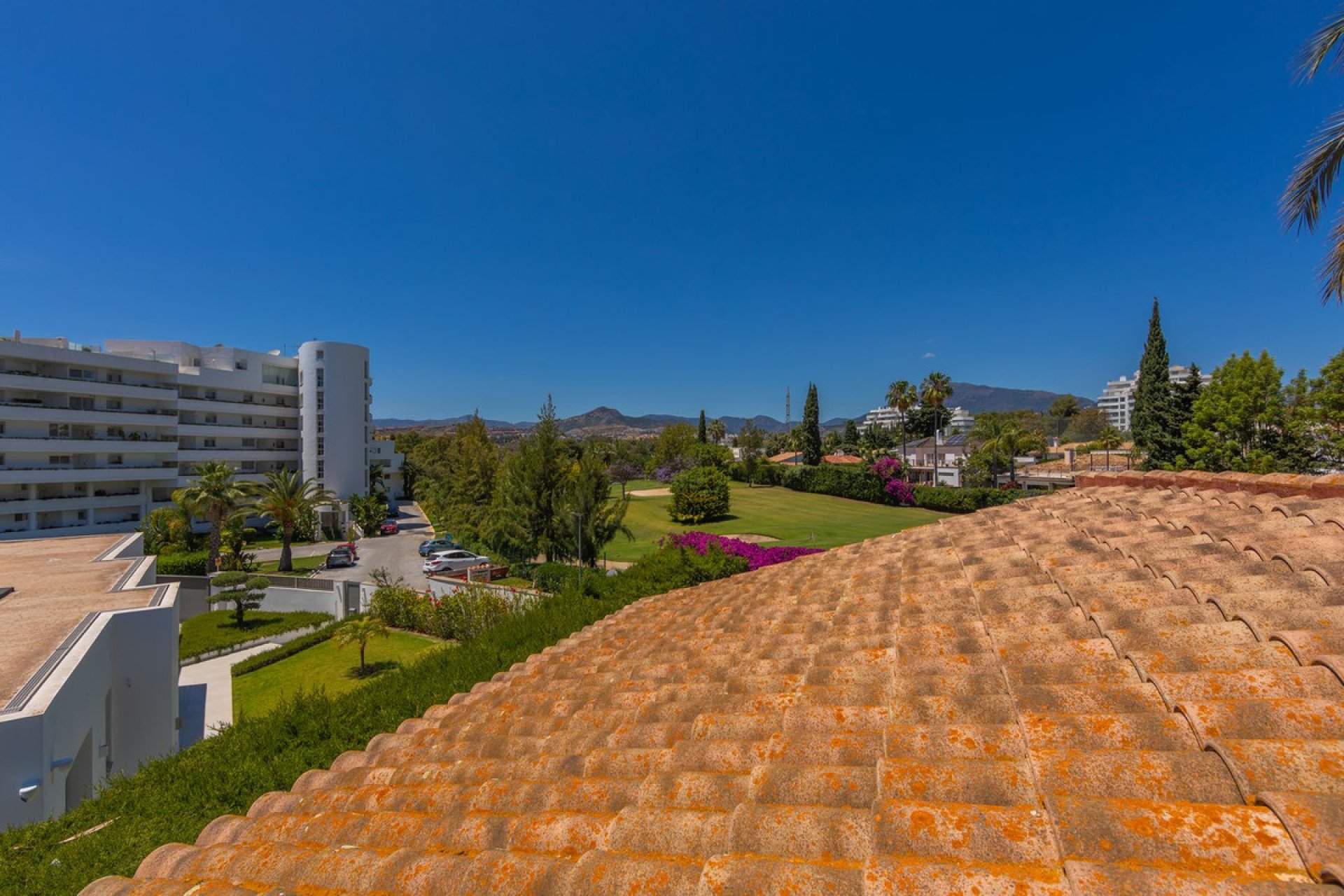 Resale - House - Detached Villa - Marbella - Guadalmina Alta