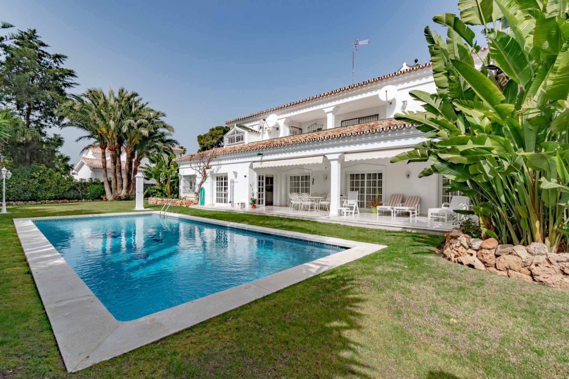 Resale - House - Detached Villa - Marbella - Guadalmina Alta