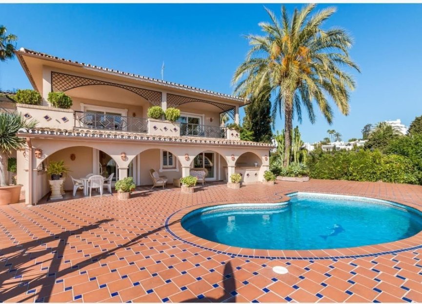 Resale - House - Detached Villa - Marbella - Guadalmina Alta