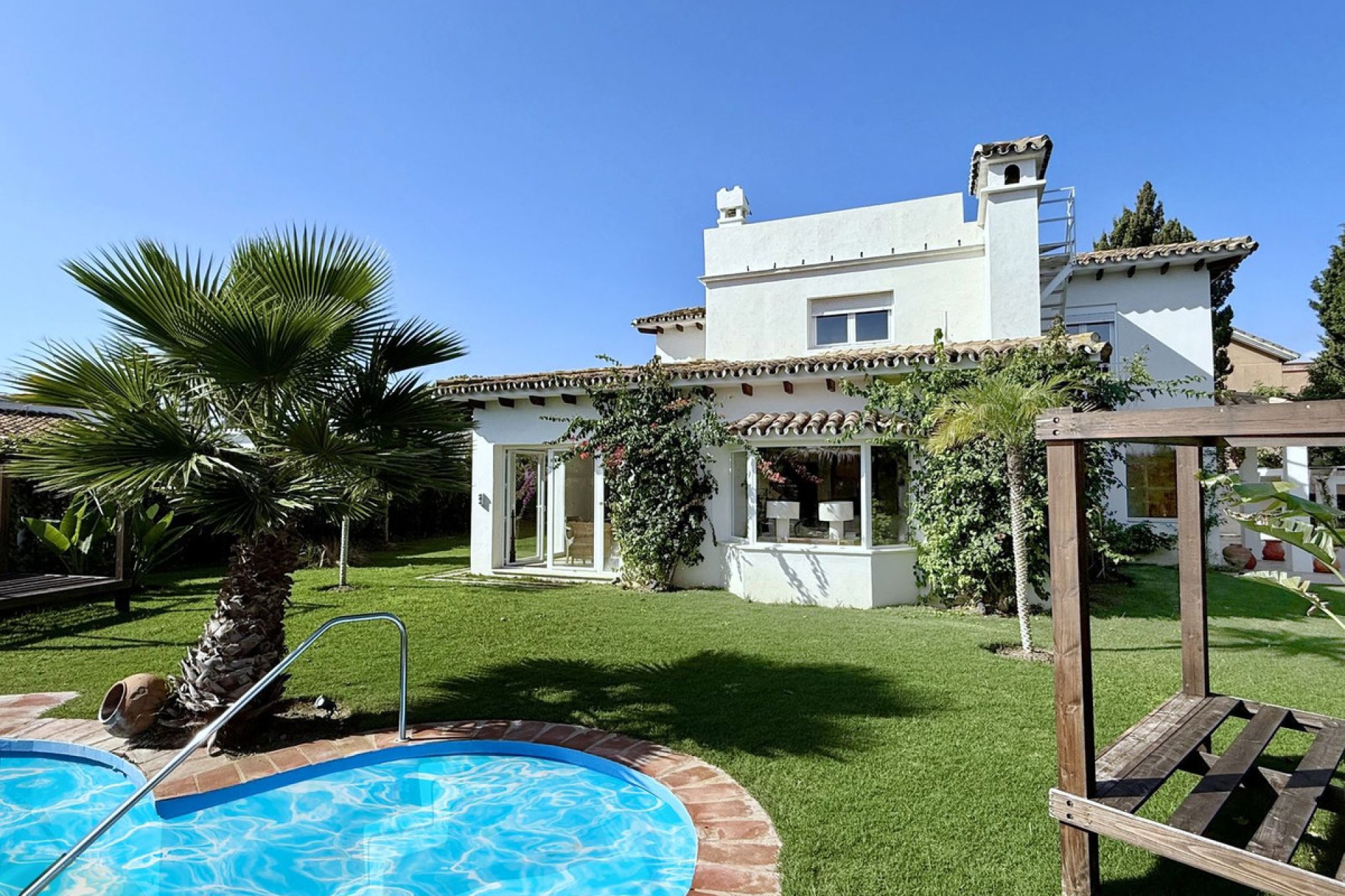 Resale - House - Detached Villa - Marbella - Guadalmina Alta