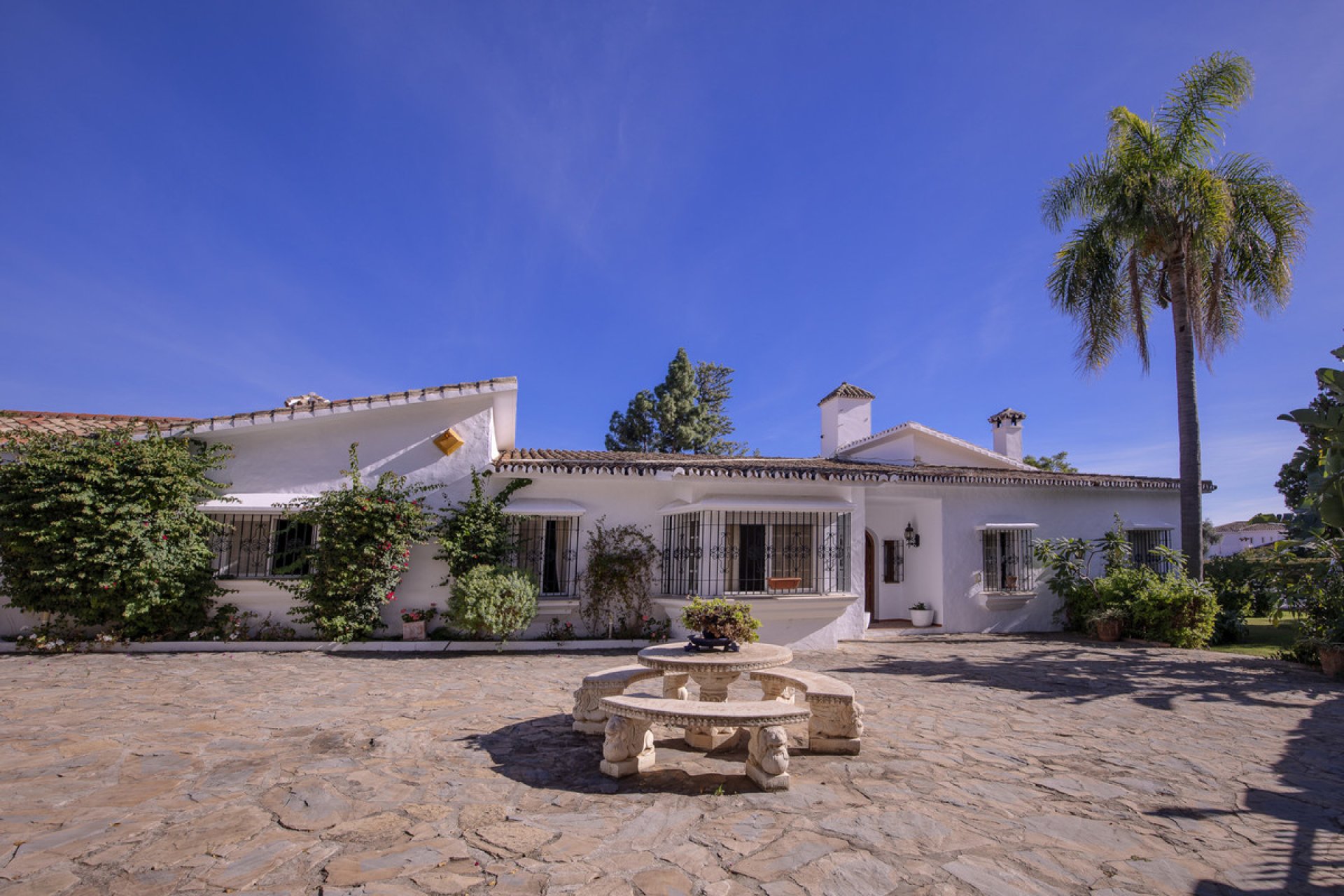 Resale - House - Detached Villa - Marbella - Guadalmina Alta