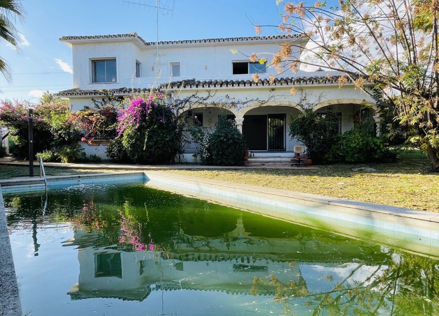 Resale - House - Detached Villa - Marbella - Guadalmina Alta