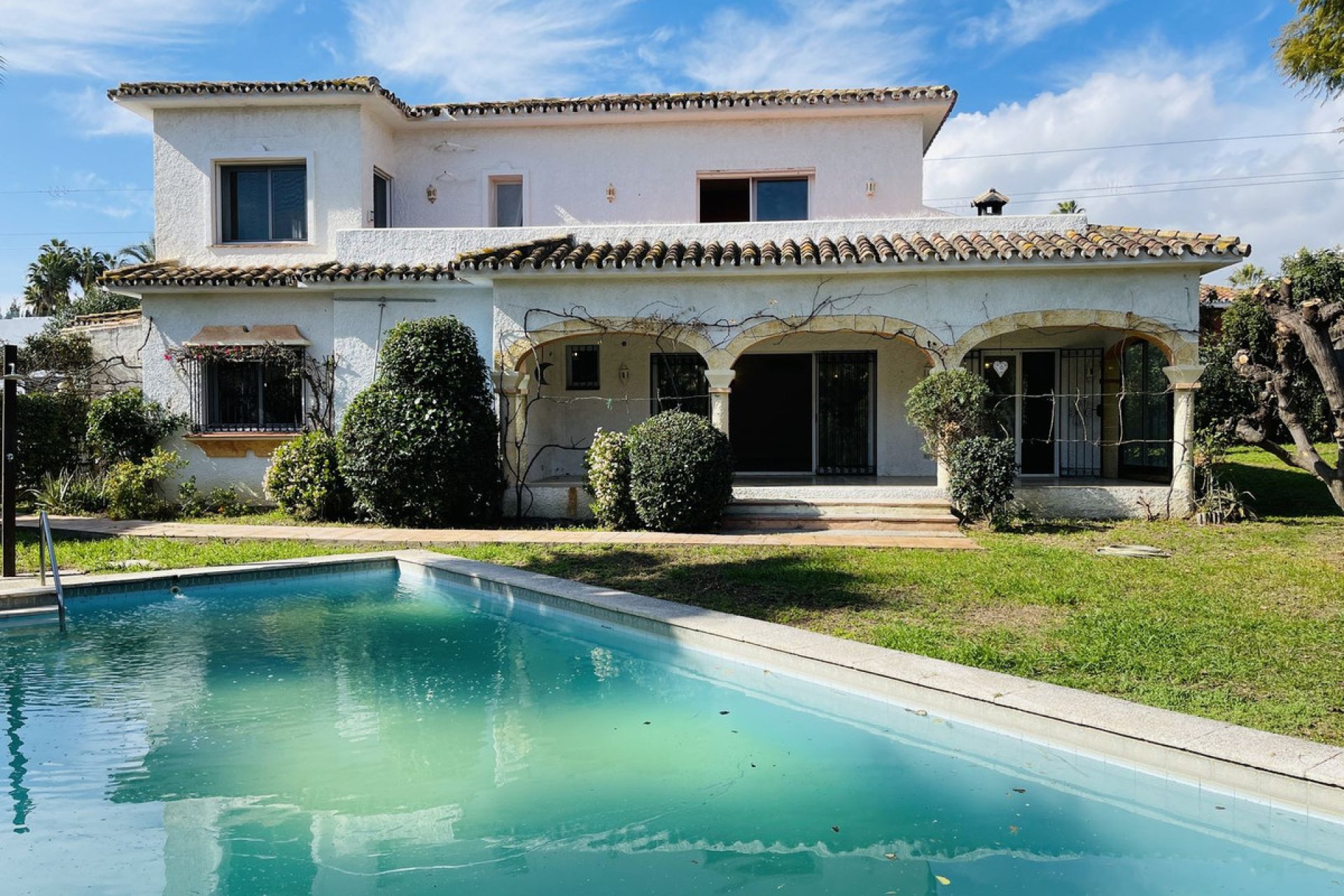 Resale - House - Detached Villa - Marbella - Guadalmina Alta