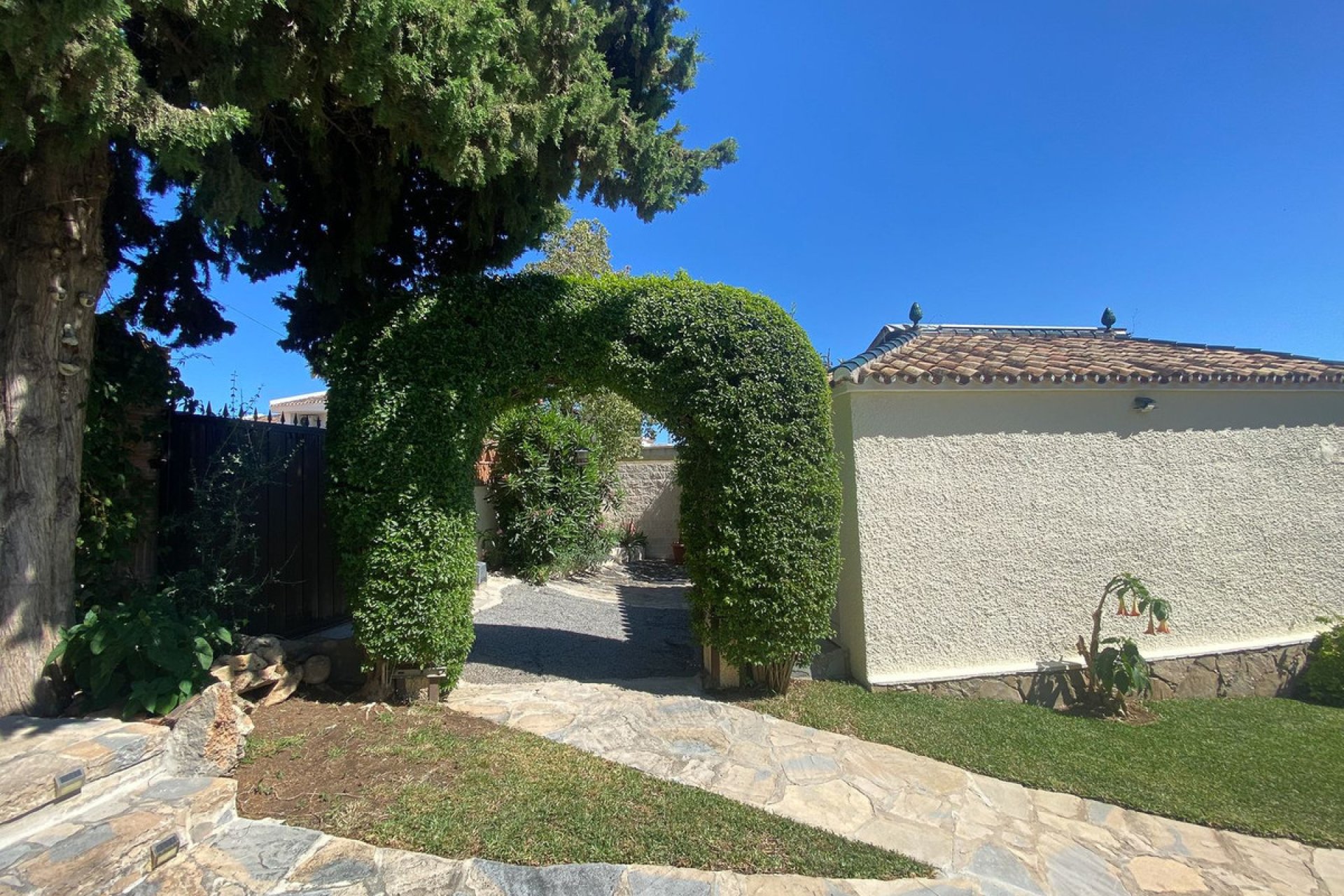 Resale - House - Detached Villa - Marbella - Guadalmina Alta