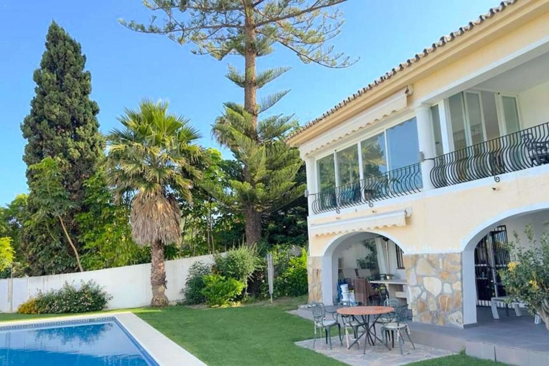 Resale - House - Detached Villa - Marbella - Guadalmina Alta