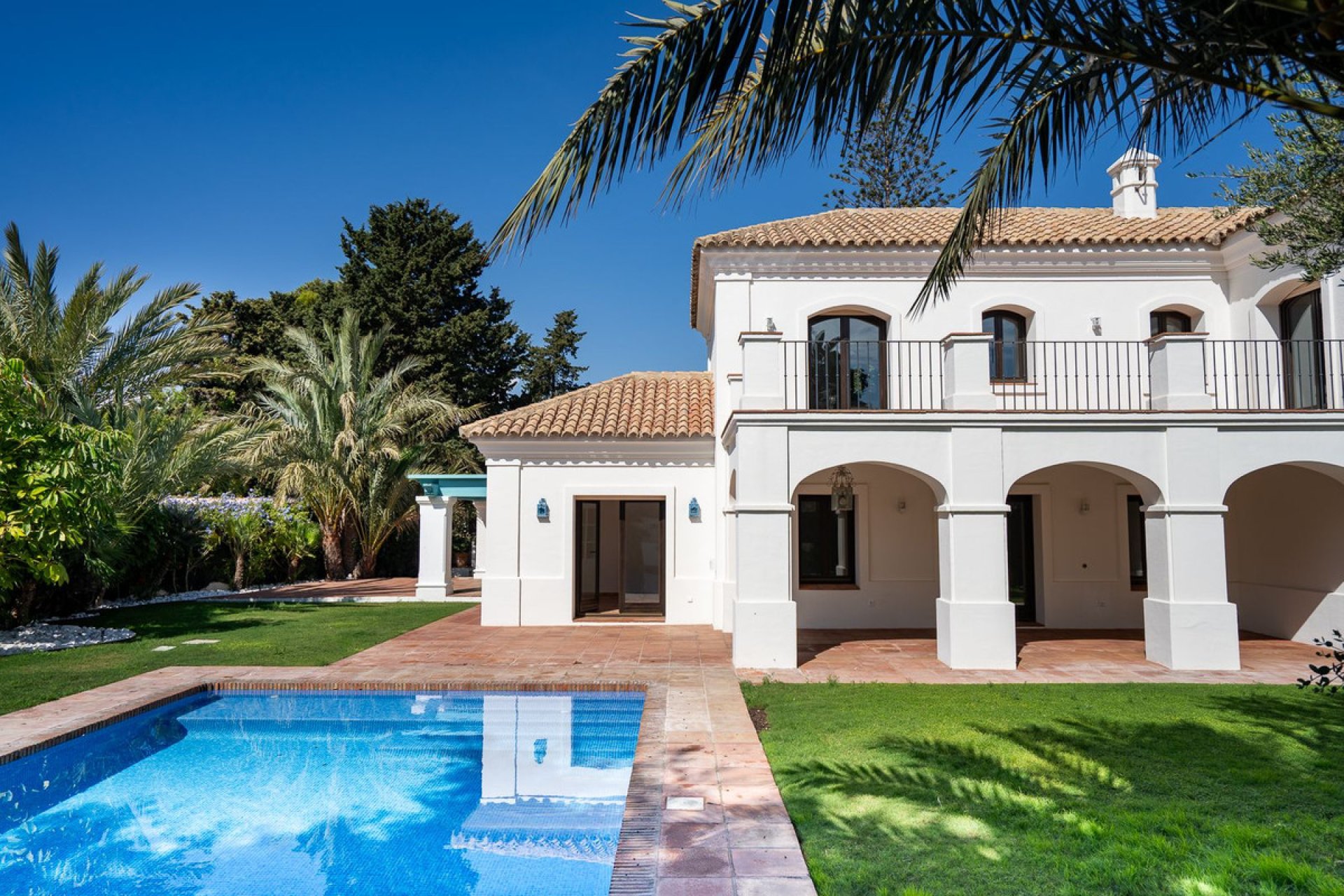 Resale - House - Detached Villa - Marbella - Guadalmina Baja
