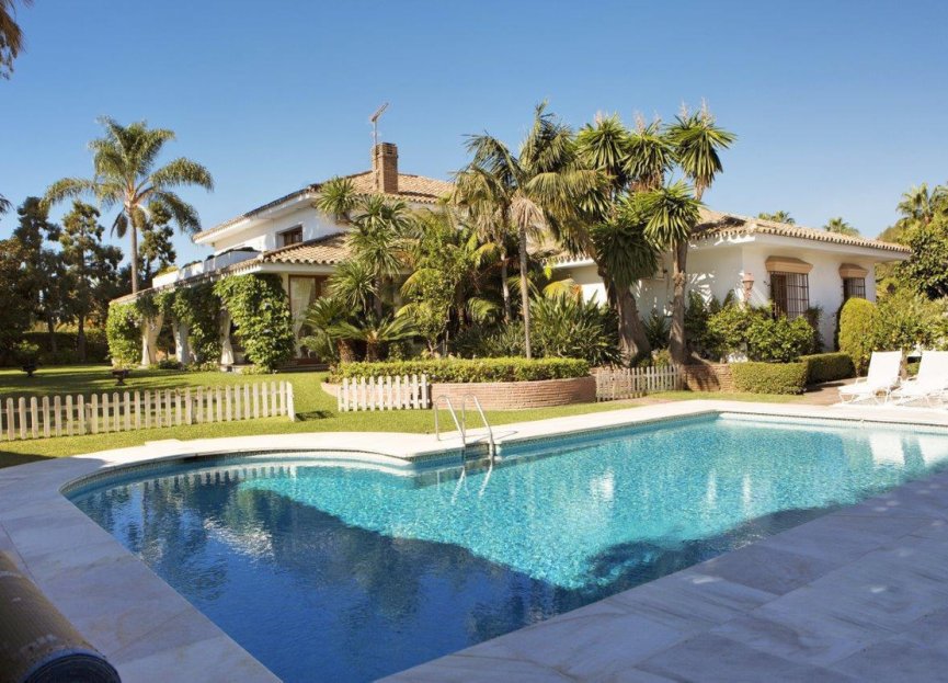 Resale - House - Detached Villa - Marbella - Guadalmina Baja