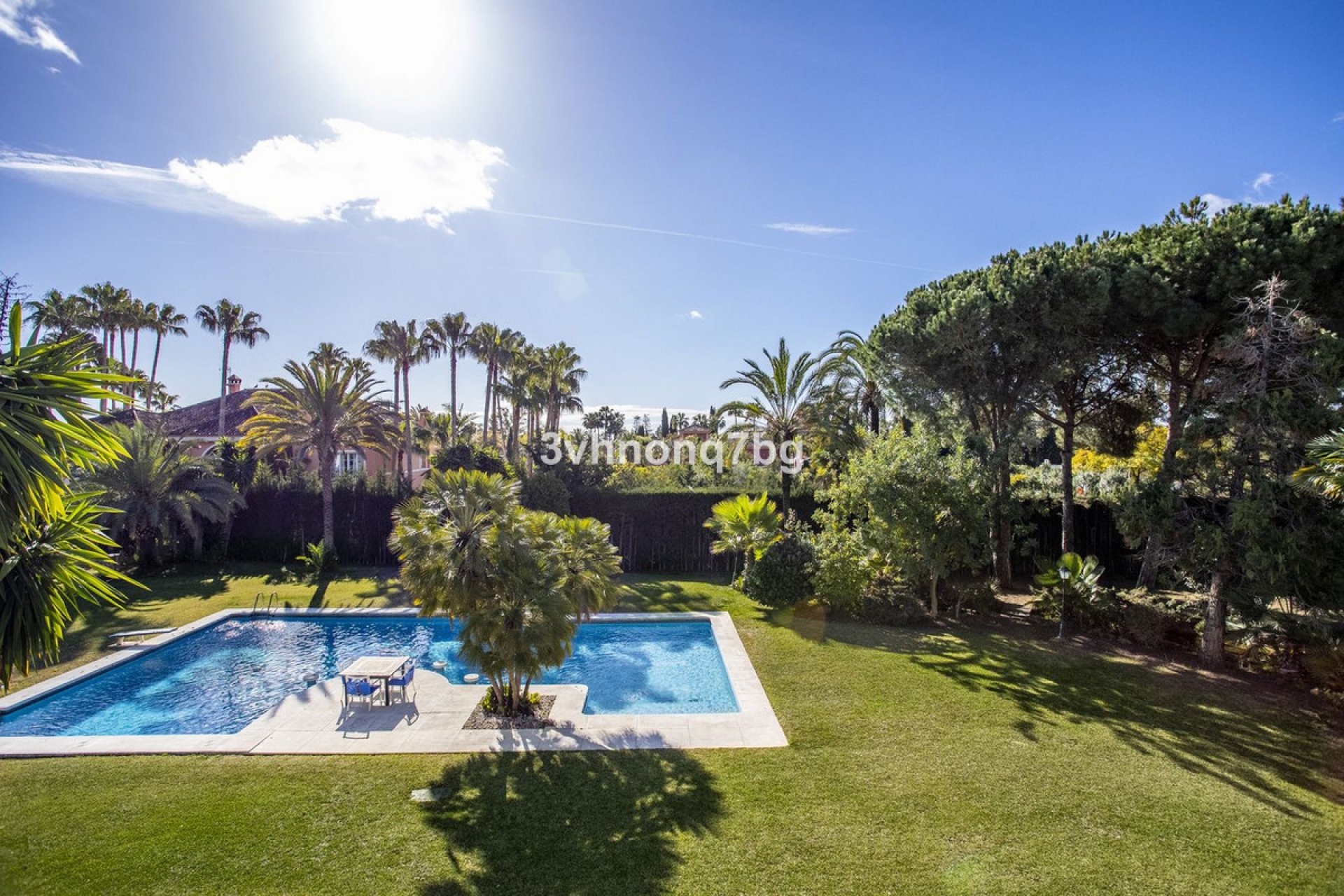 Resale - House - Detached Villa - Marbella - Guadalmina Baja