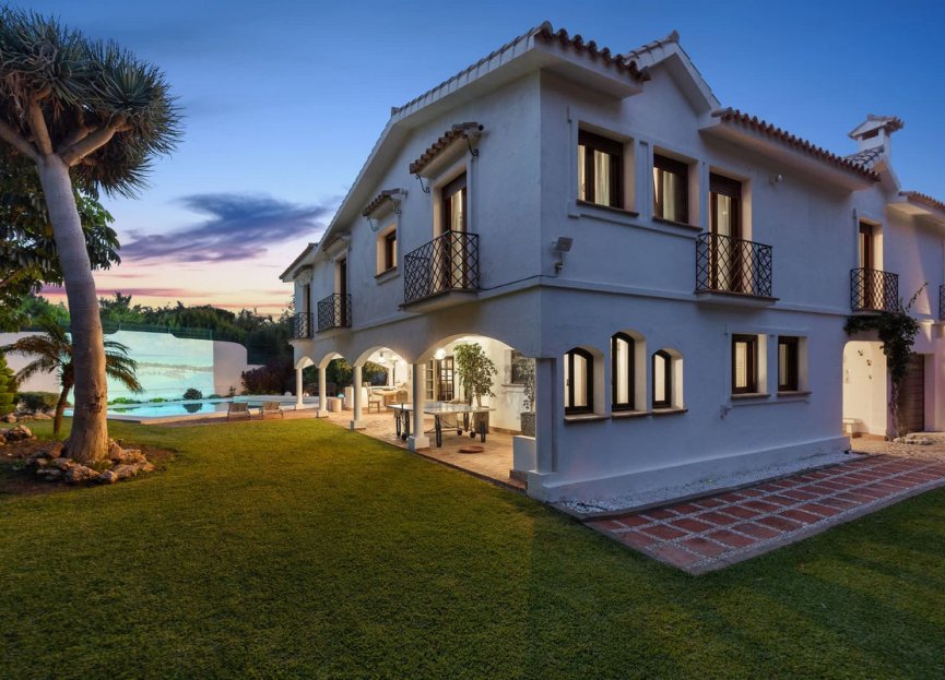 Resale - House - Detached Villa - Marbella - Guadalmina Baja