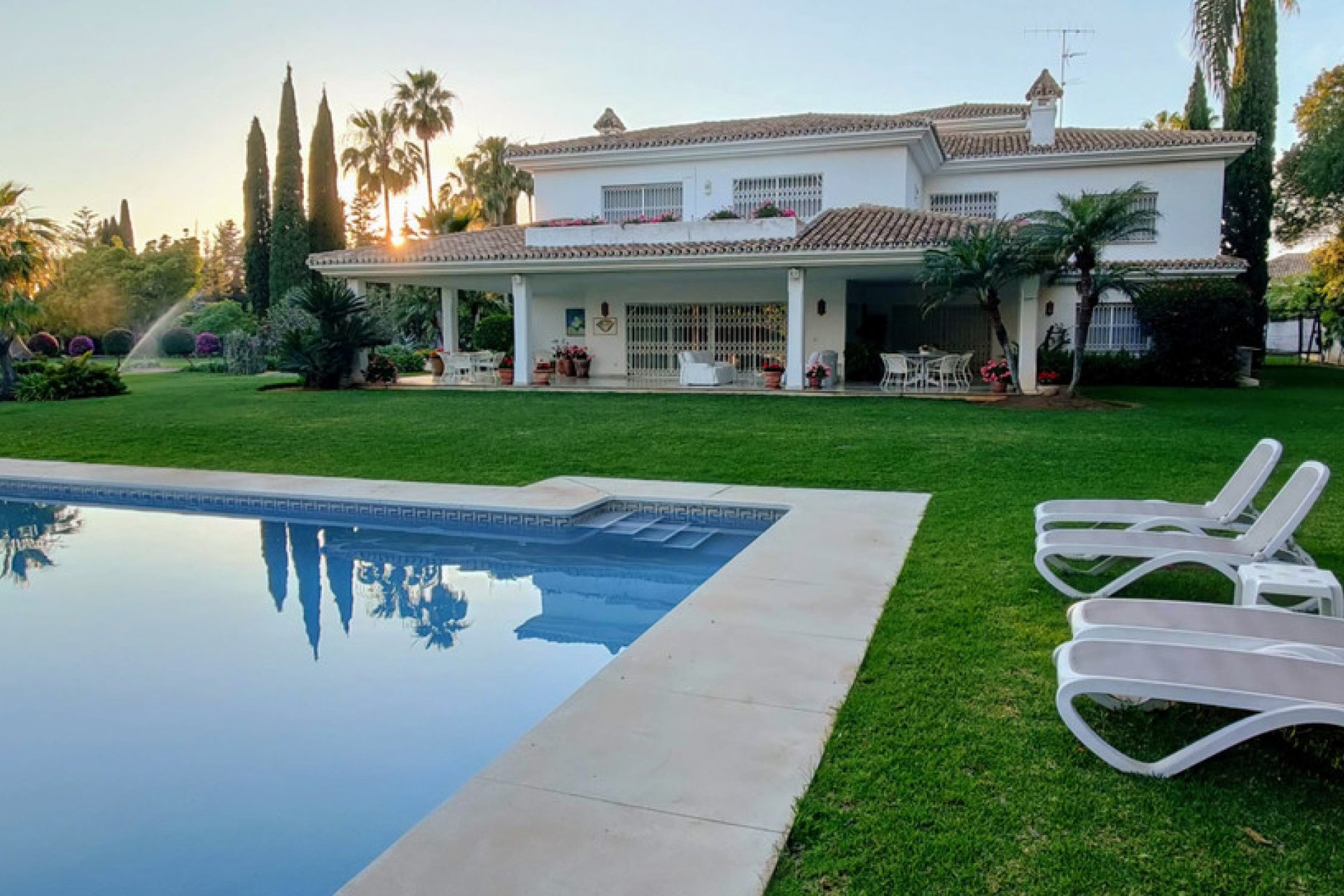 Resale - House - Detached Villa - Marbella - Guadalmina Baja