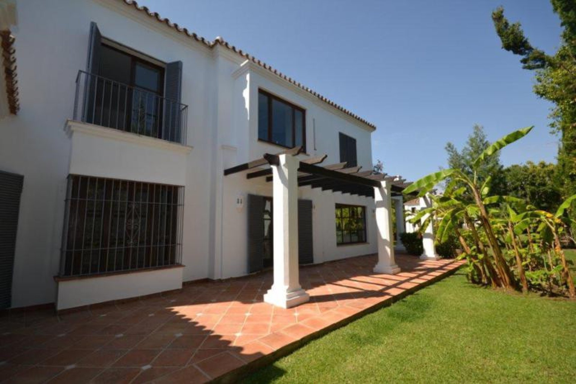 Resale - House - Detached Villa - Marbella - Guadalmina Baja