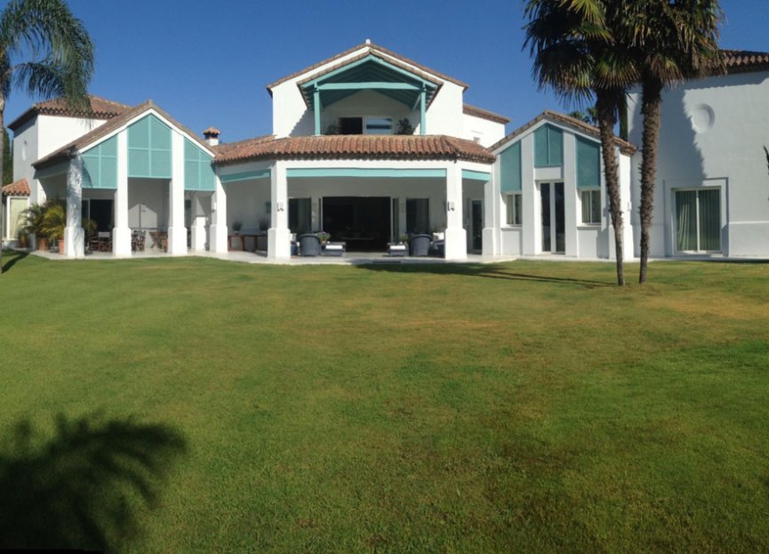 Resale - House - Detached Villa - Marbella - Guadalmina Baja