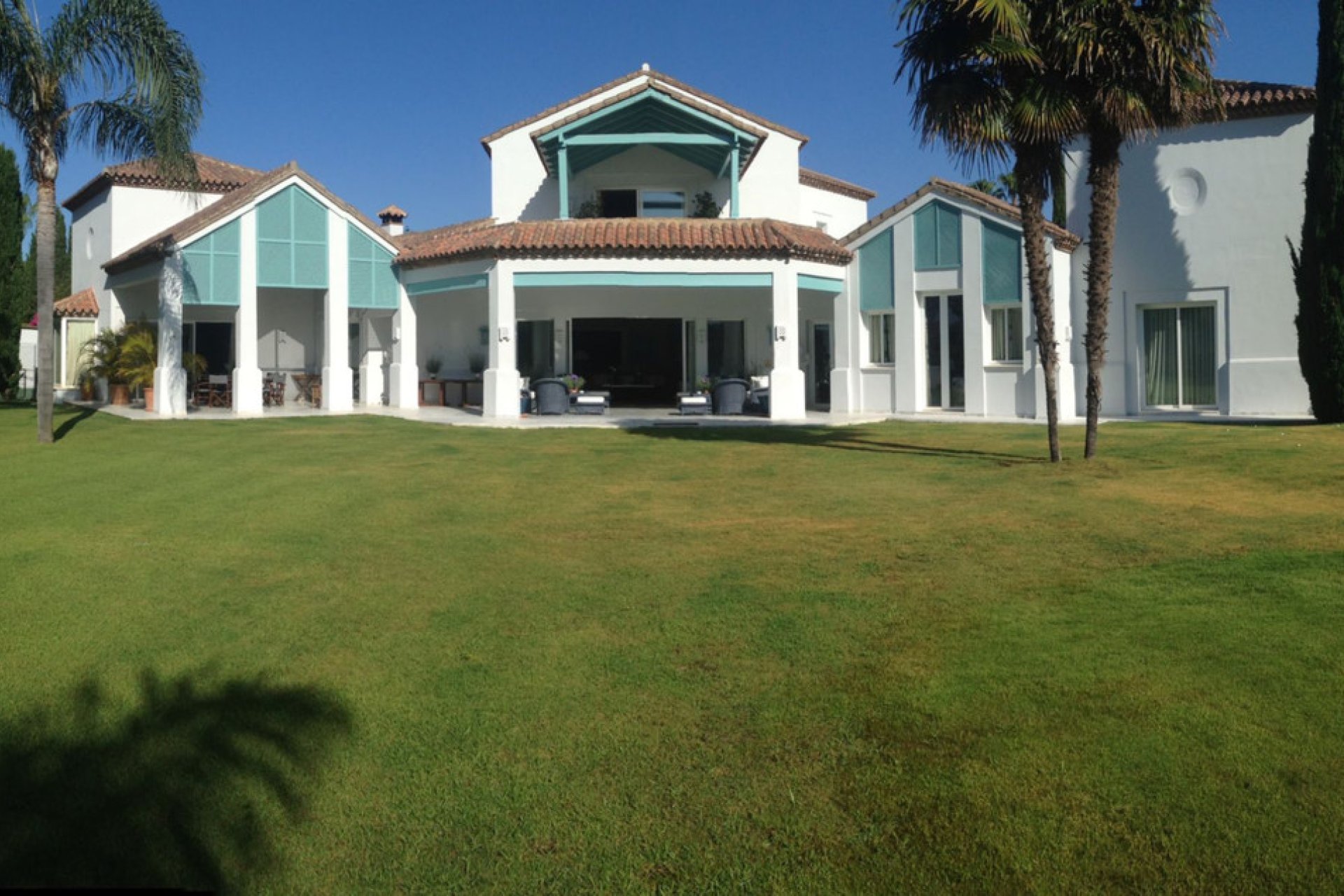 Resale - House - Detached Villa - Marbella - Guadalmina Baja