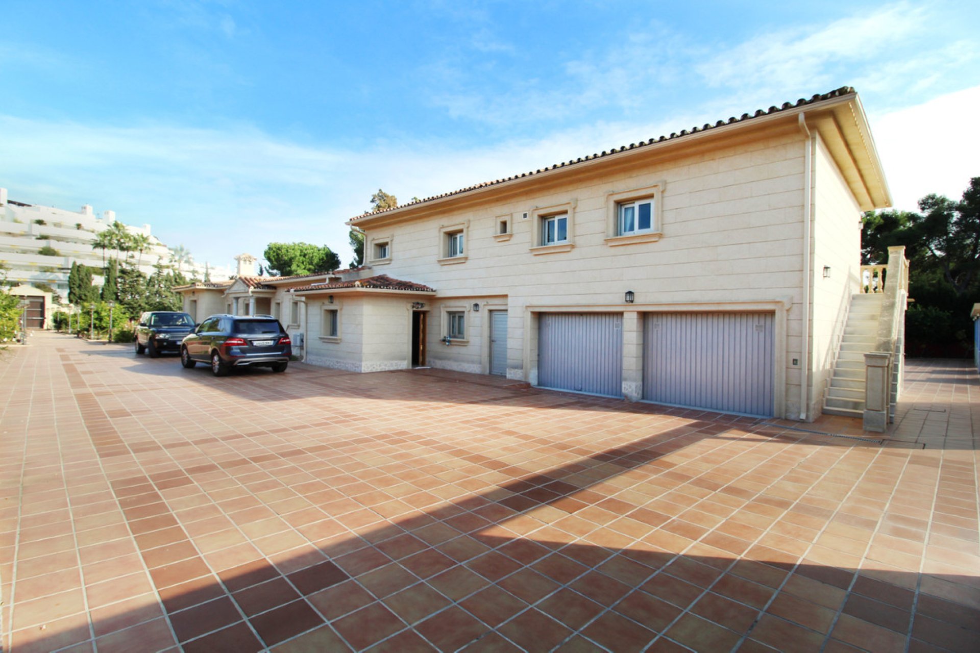 Resale - House - Detached Villa - Marbella - Guadalmina Baja