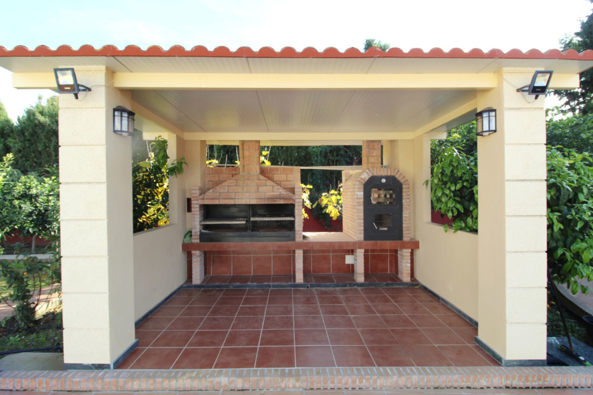 Resale - House - Detached Villa - Marbella - Guadalmina Baja