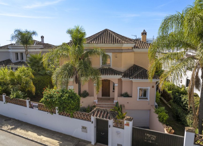 Resale - House - Detached Villa - Marbella - Guadalmina Baja